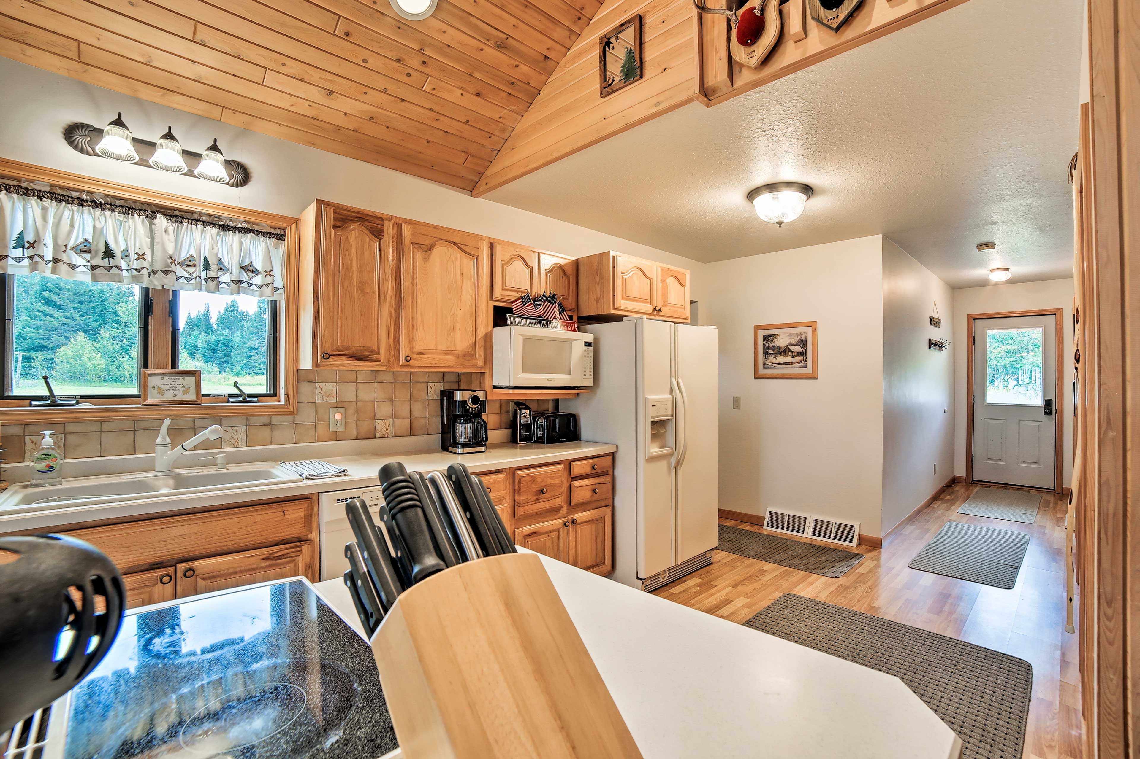 Kitchen | Fully Equipped | Cooking & Dining Basics