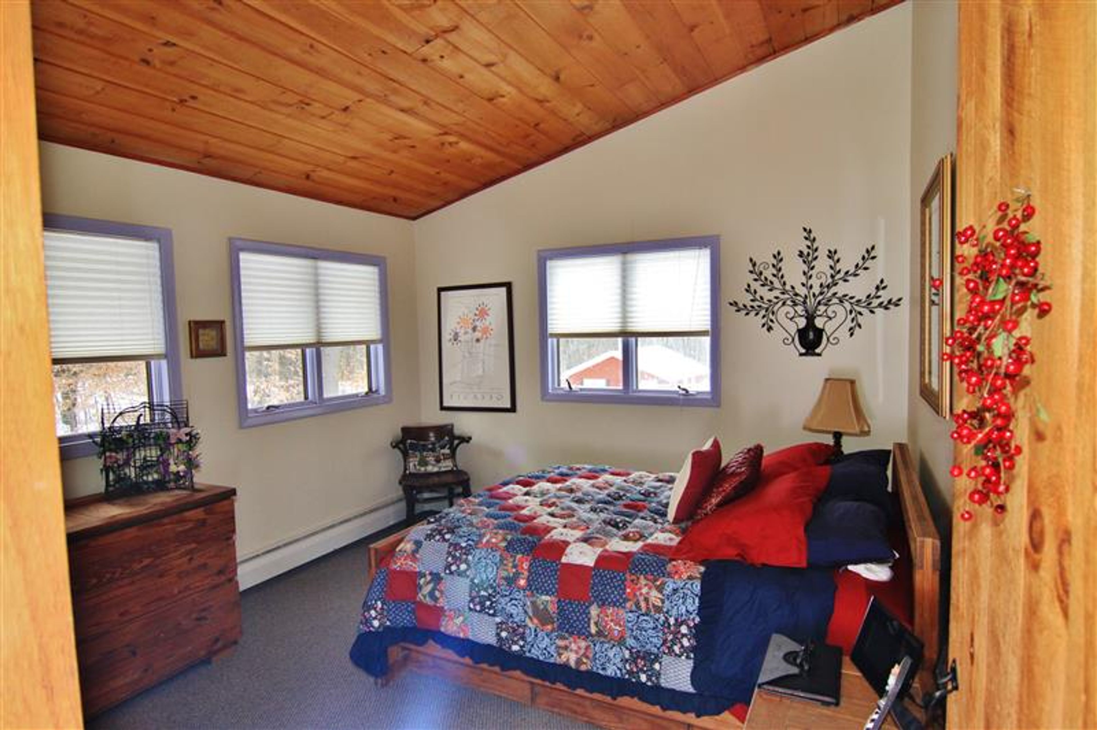 Bedroom 1 | Queen Bed | 1st Floor | Linens Provided