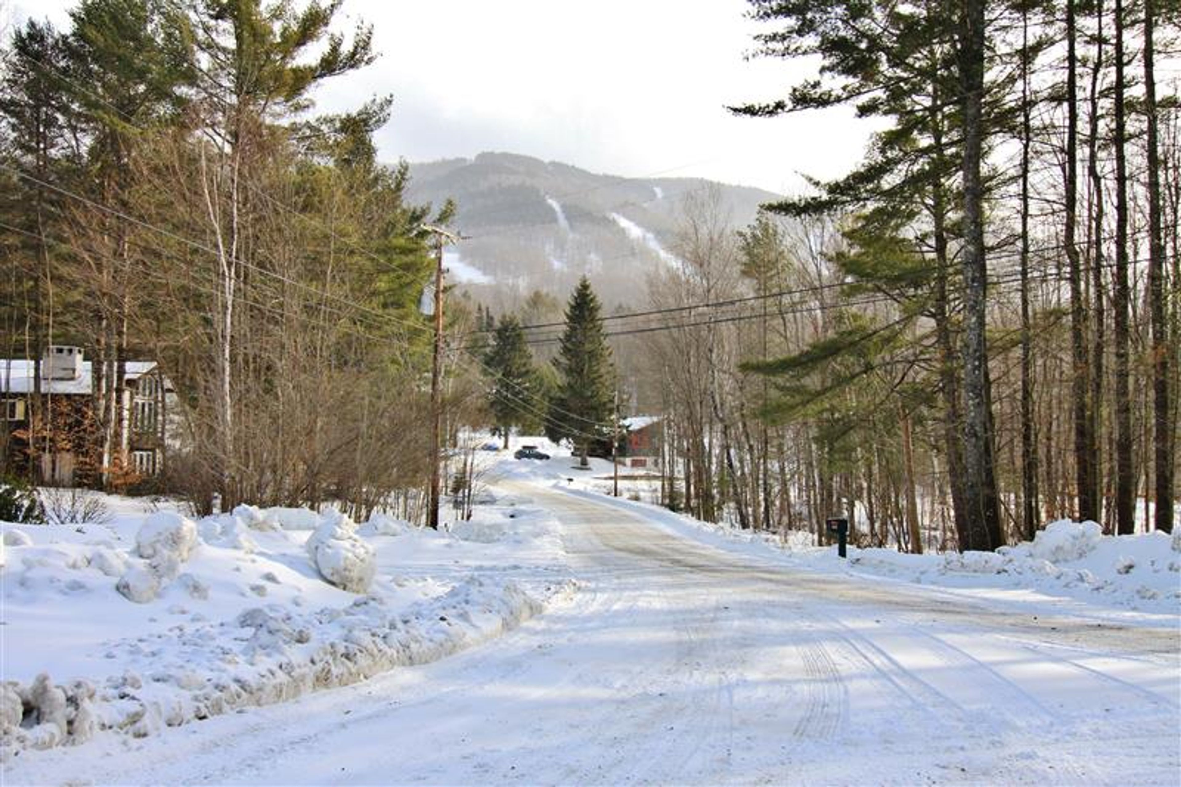 Local Attraction | Magic Mountain Ski Area (<0.5 Mile Away)