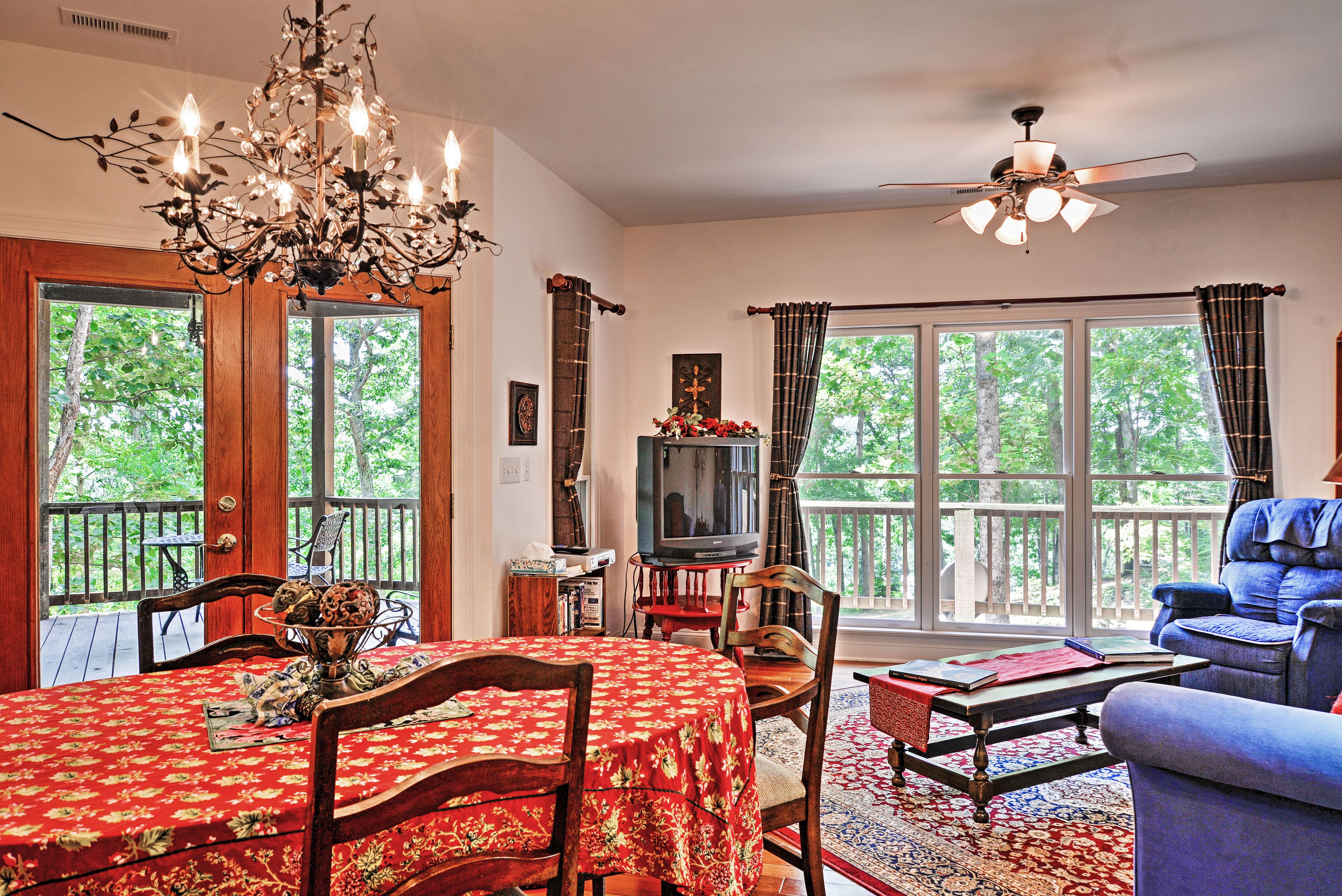 Living Room | Dining Area
