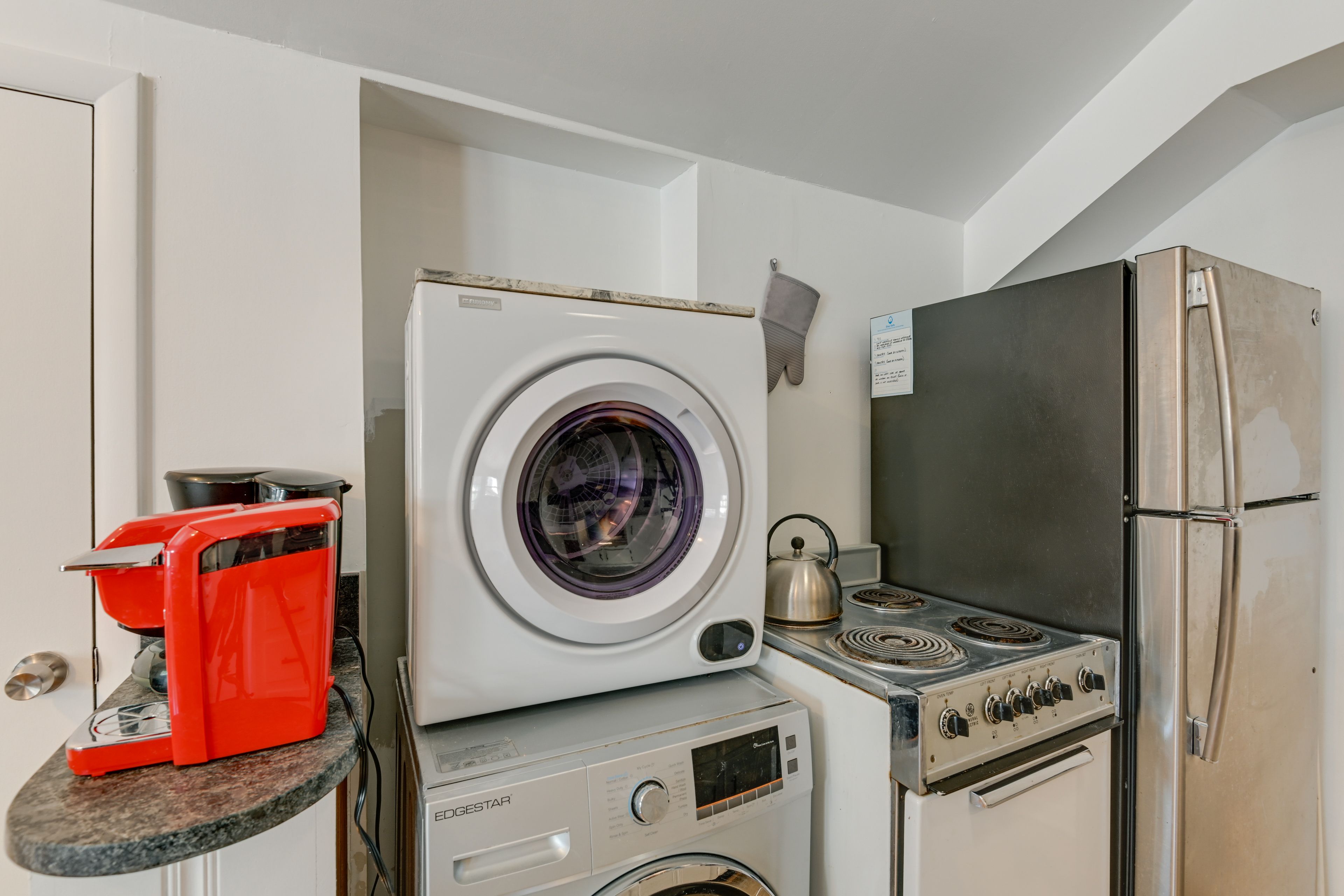 Kitchen | Cooking Basics | In-Unit Laundry | Dishware & Flatware