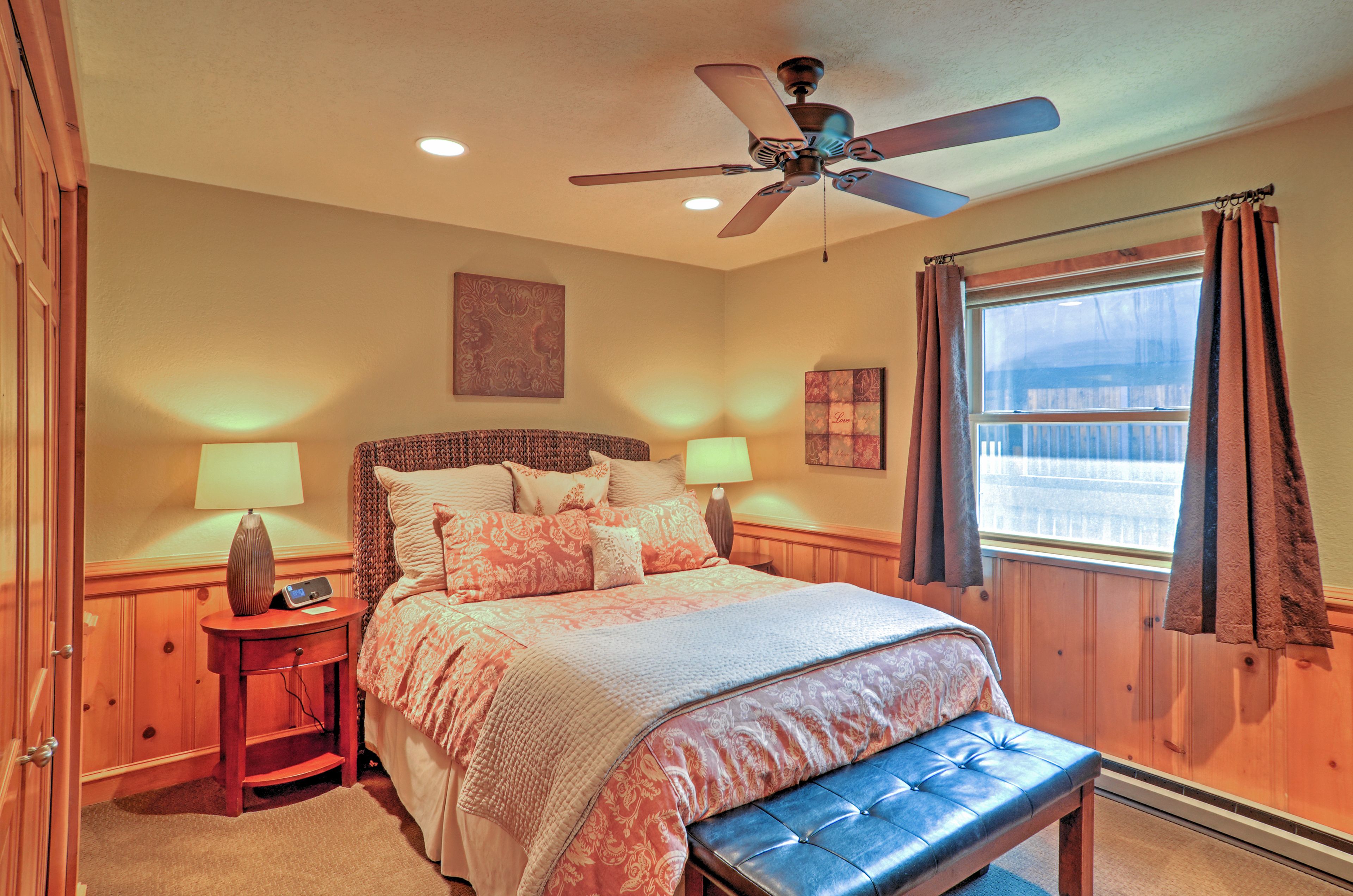 Bedroom 1 | Queen Bed | Main Level