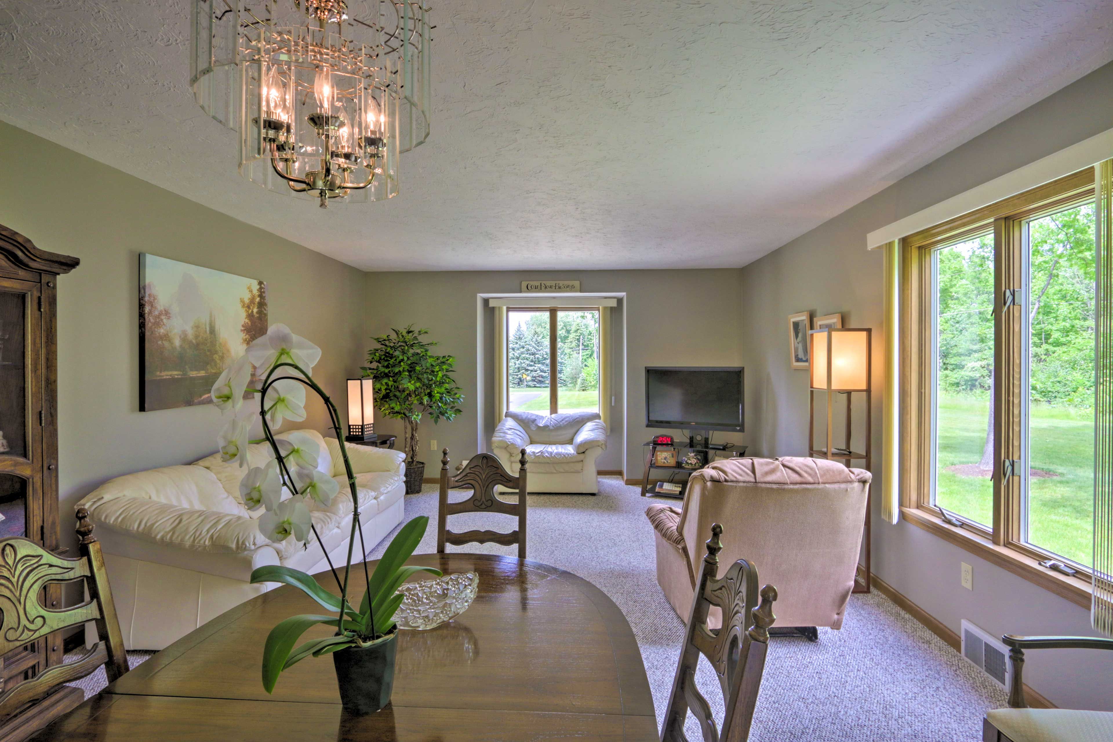 Living Room | Cable TV | DVD Player