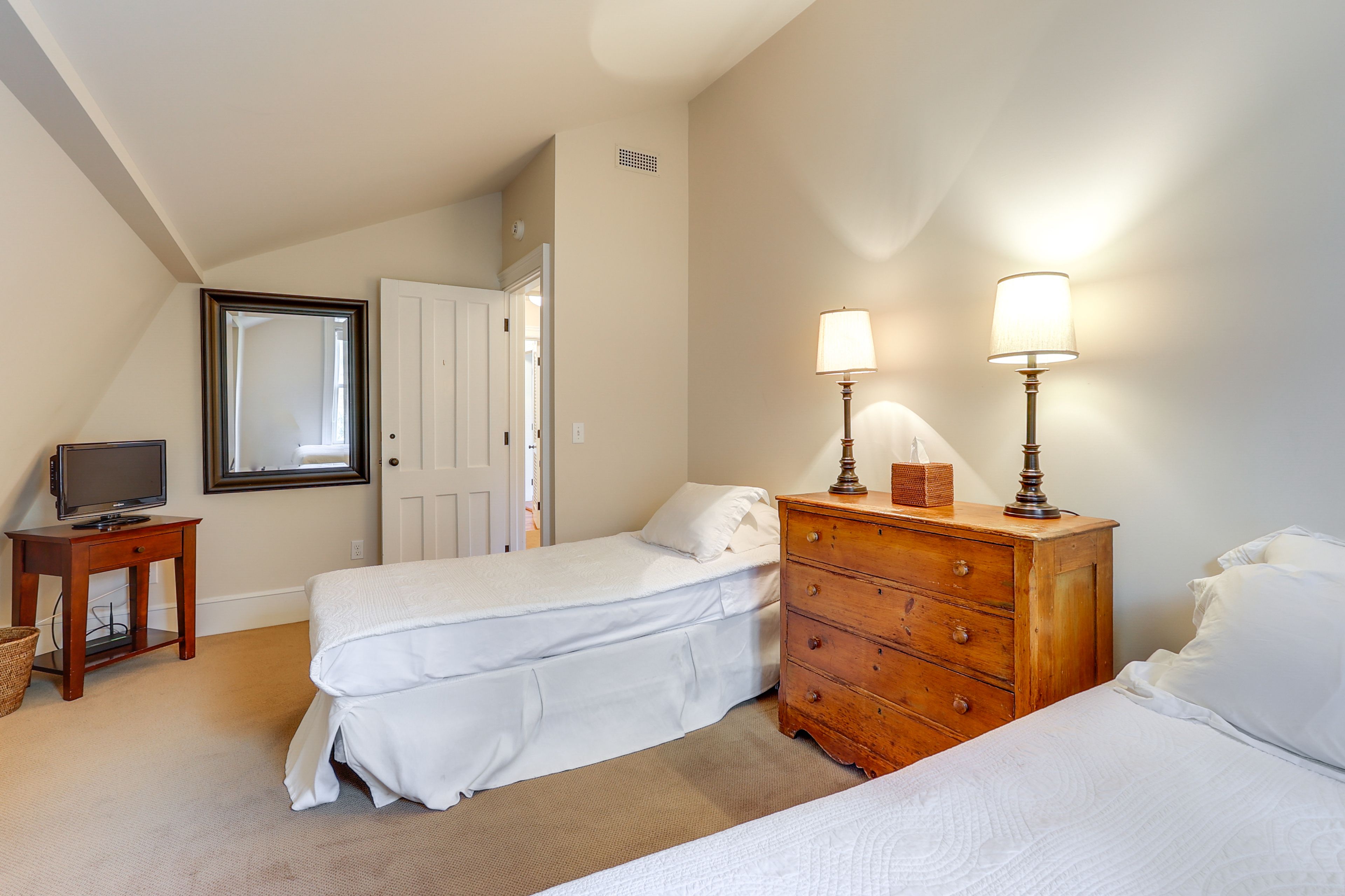 Bedroom 8 | 2 Twin Beds | Flat-Screen TV