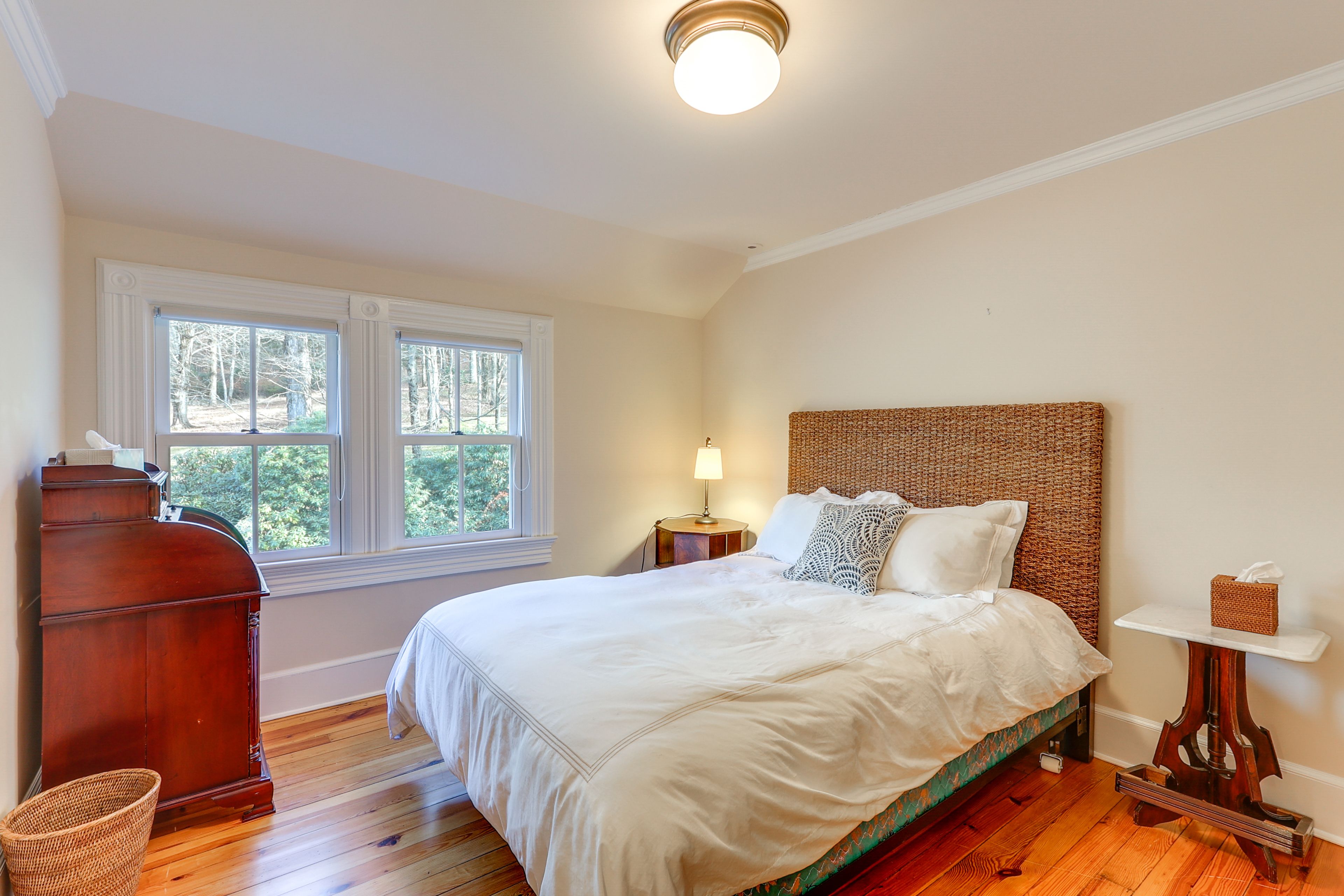 Bedroom 7 | Queen Bed