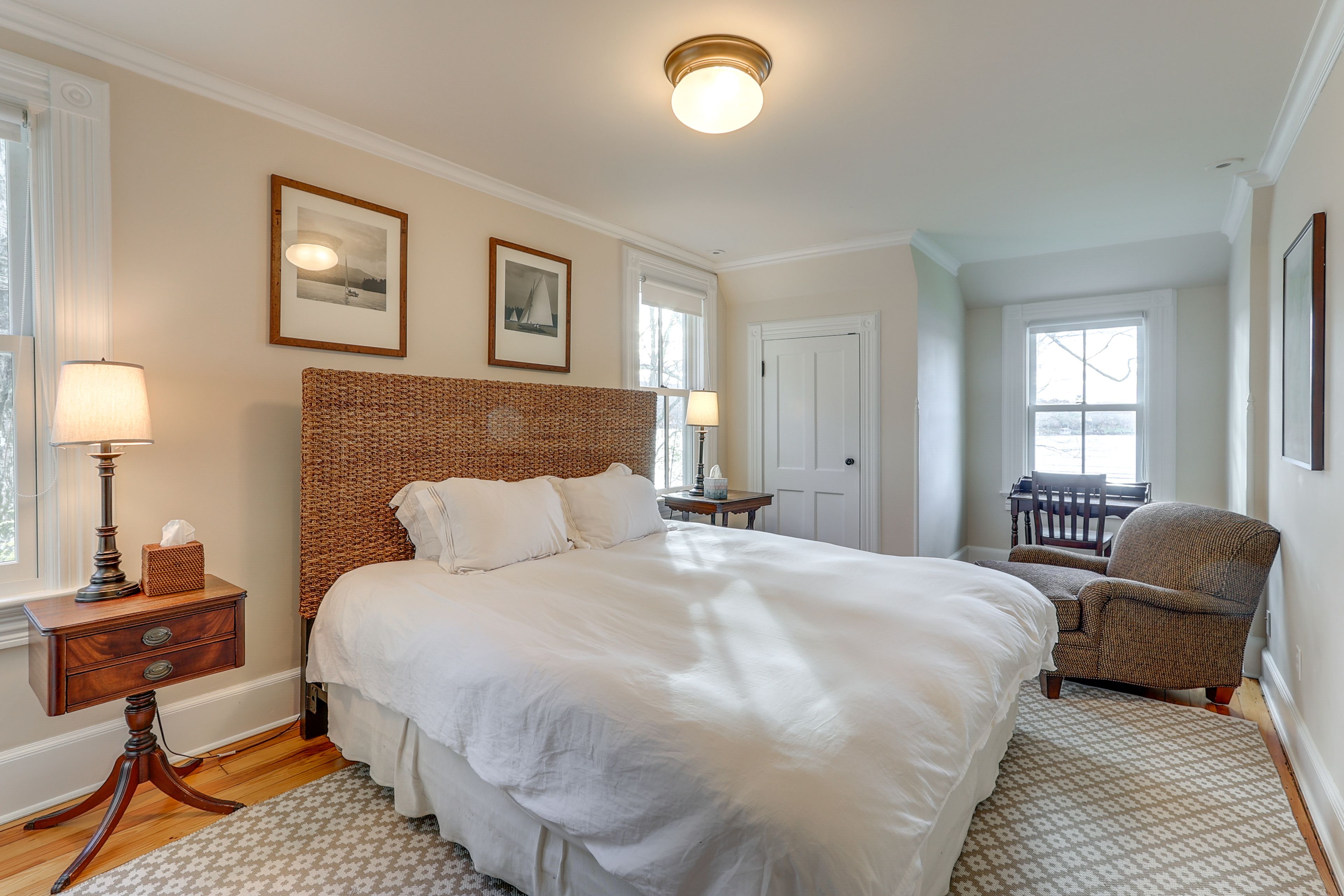Bedroom 2 | King Bed | Workstation
