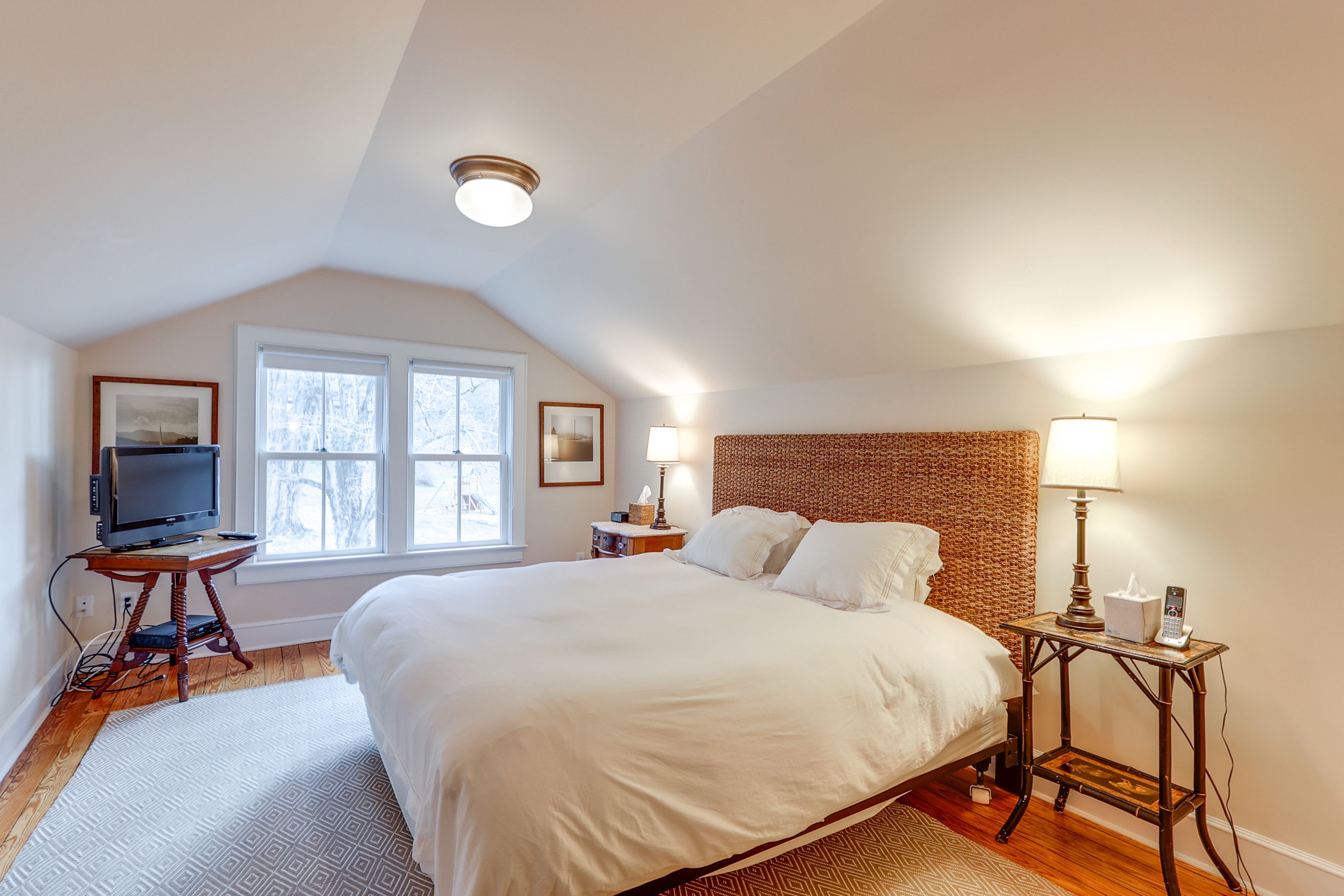 Bedroom 6 | King Bed | Flat-Screen TV