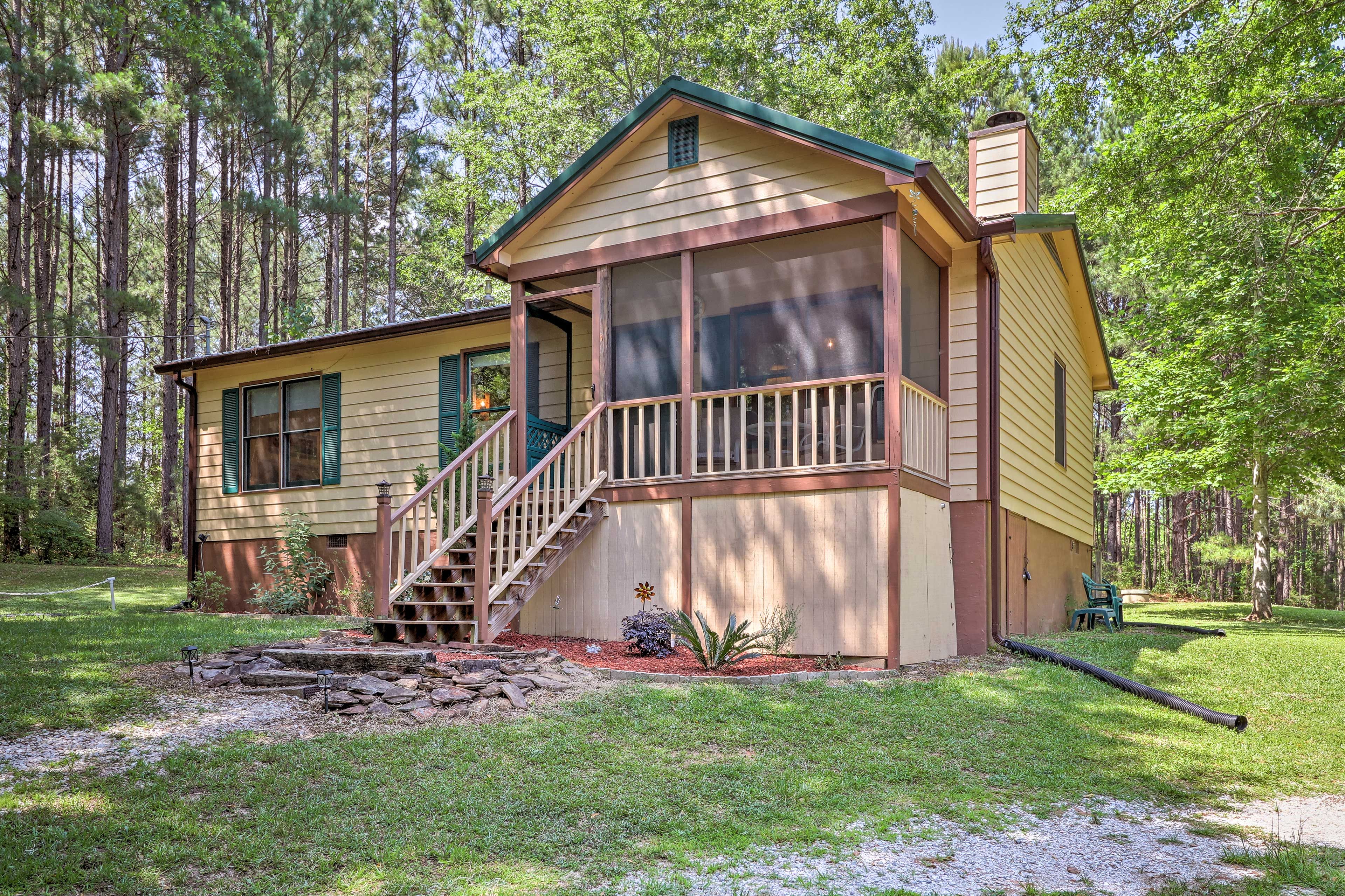 Pine Mountain Vacation Rental Cabin | 2BR | 1BA | 972 Sq Ft | Stairs Required