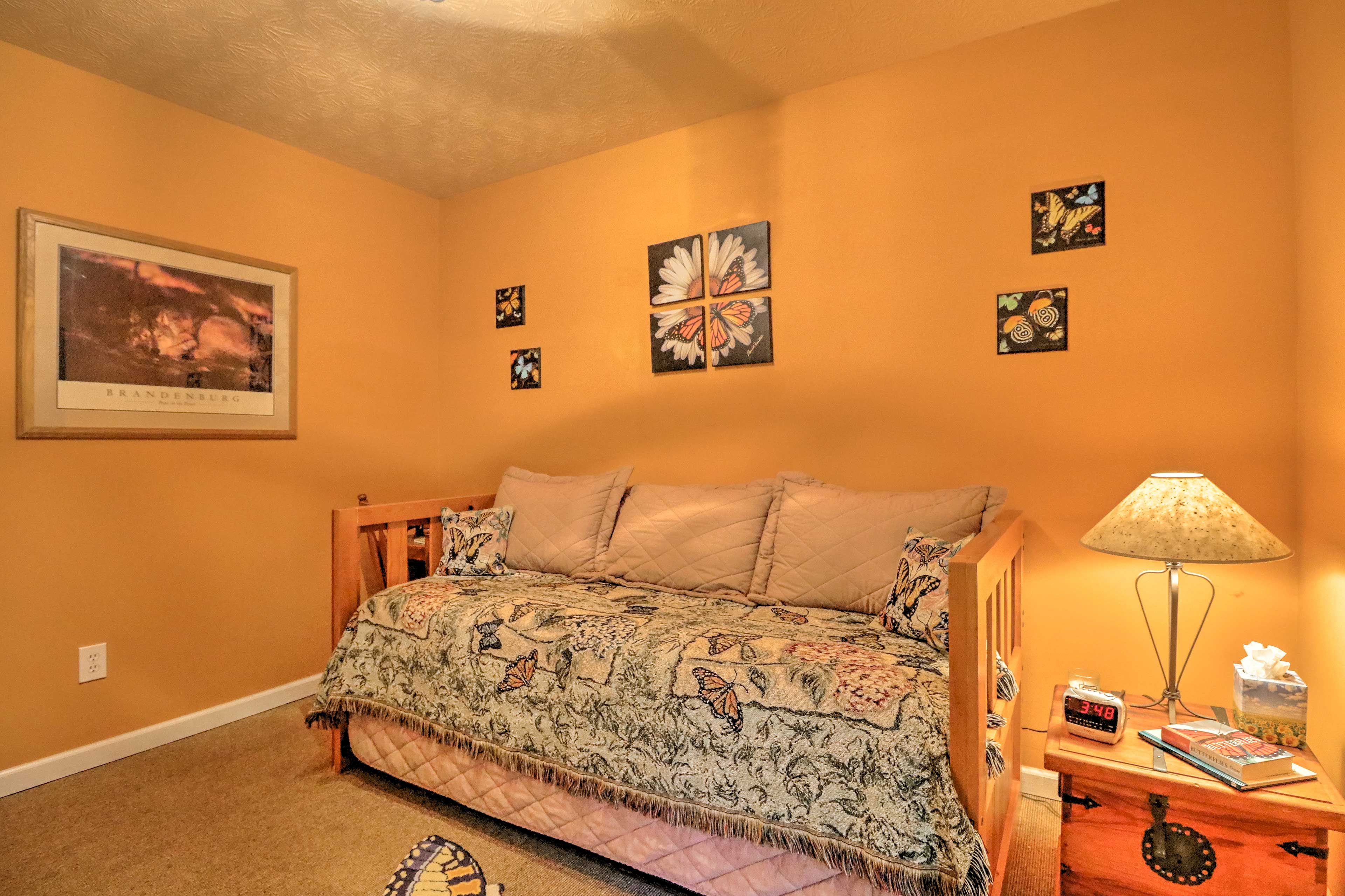Bedroom 2 | Linens Provided