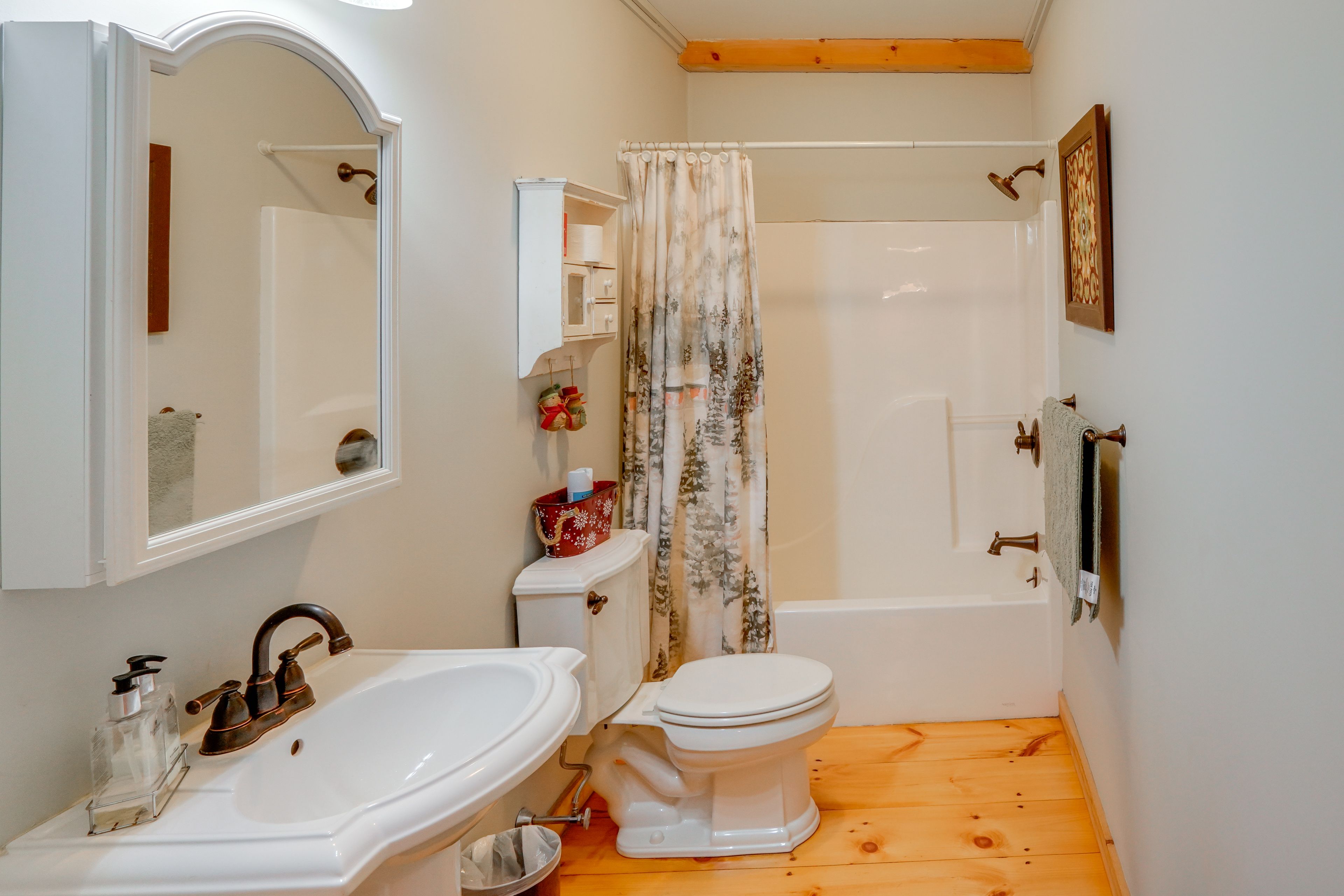 Full Bathroom | Shower/Tub Combo | 1st Floor