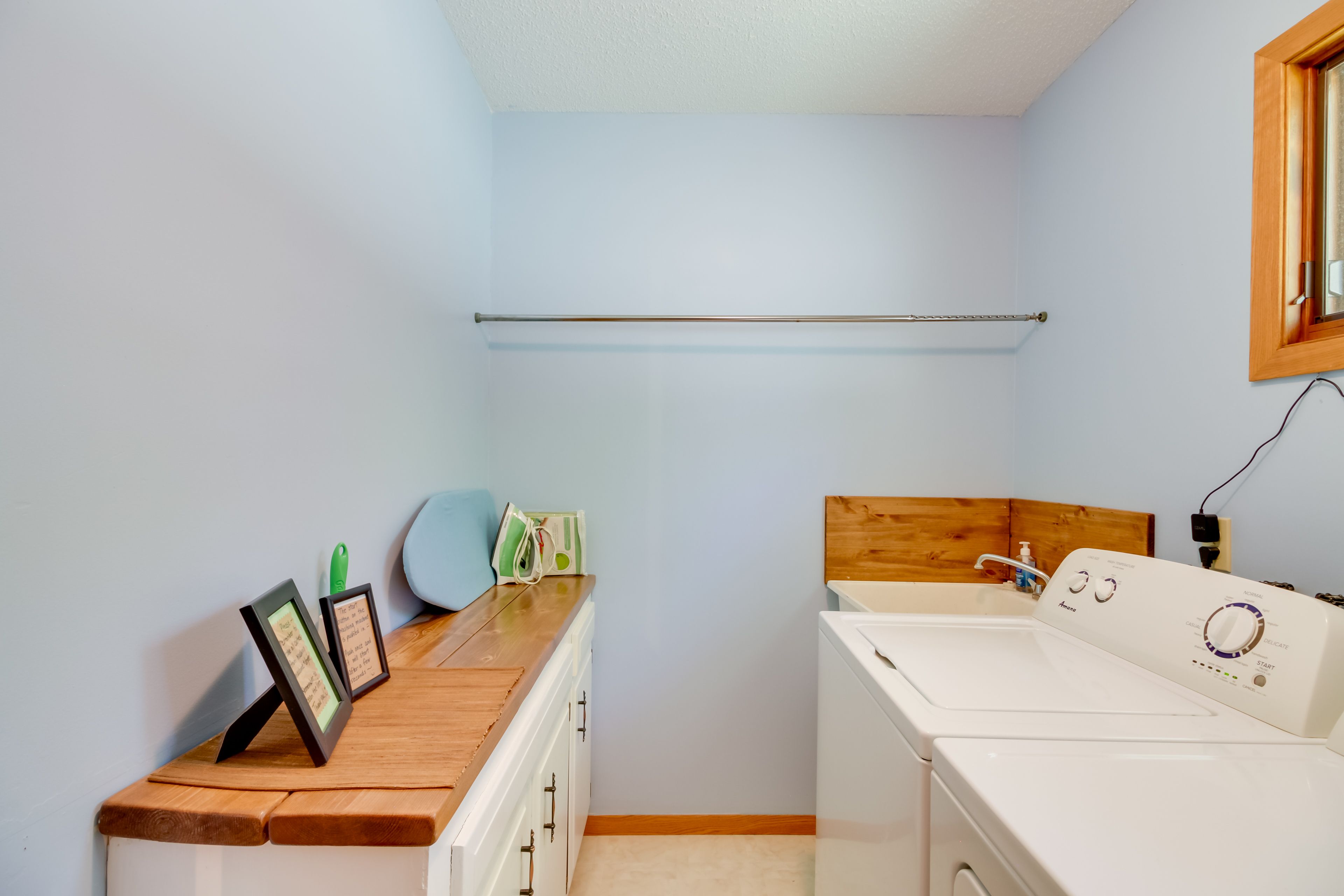 Washer & Dryer | Linens Provided