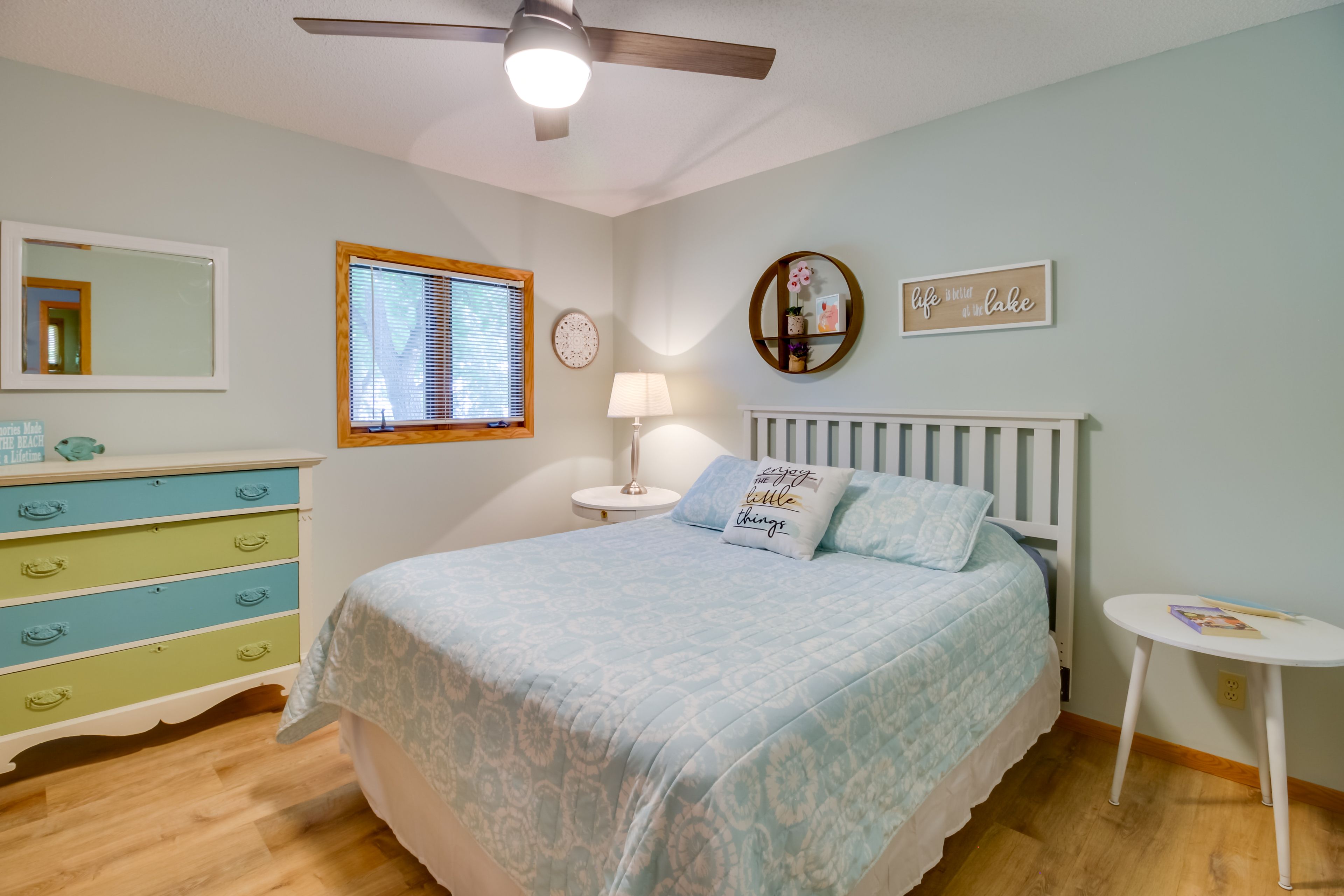 Bedroom 2 | Queen Bed