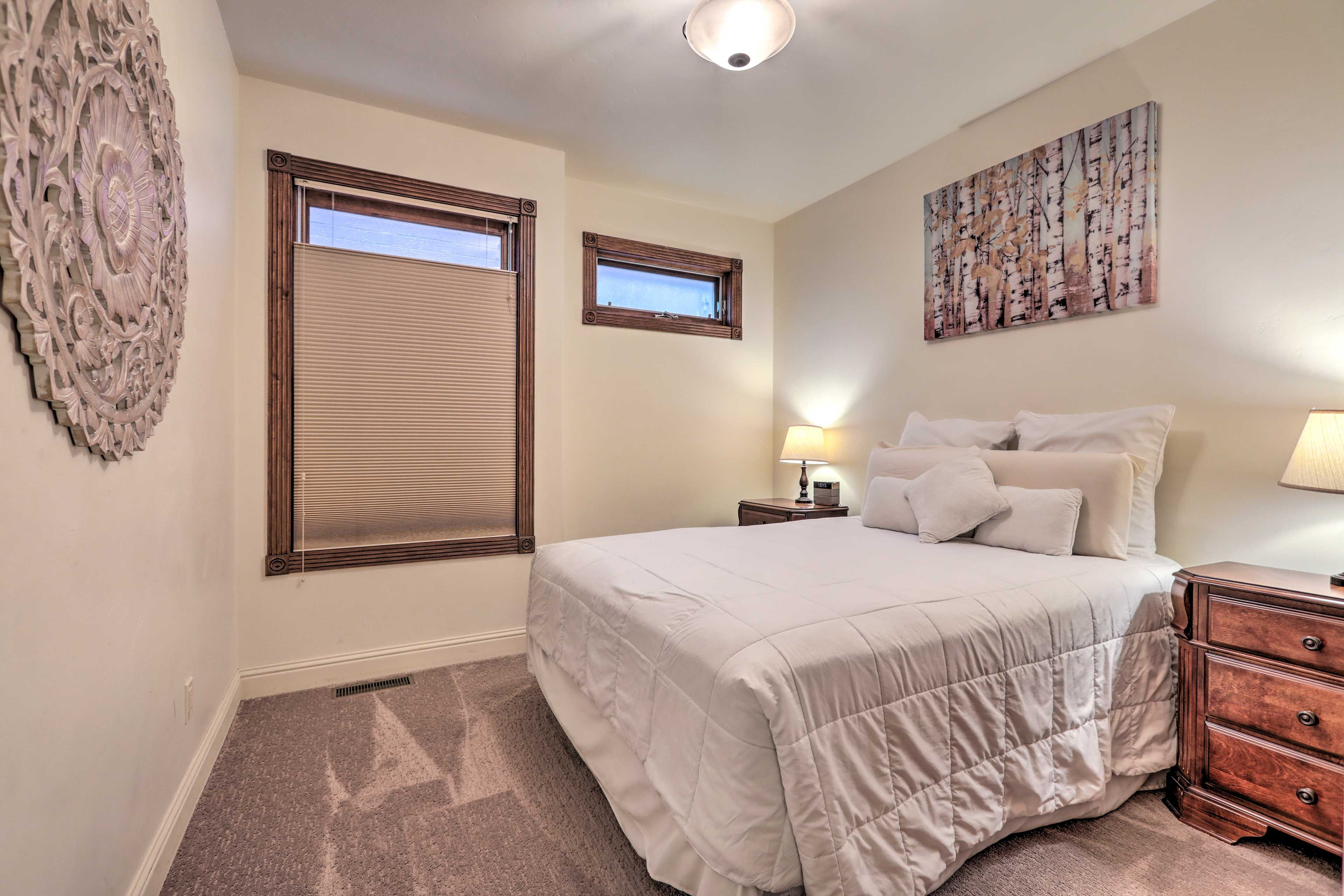 Bedroom 2 | Queen Bed