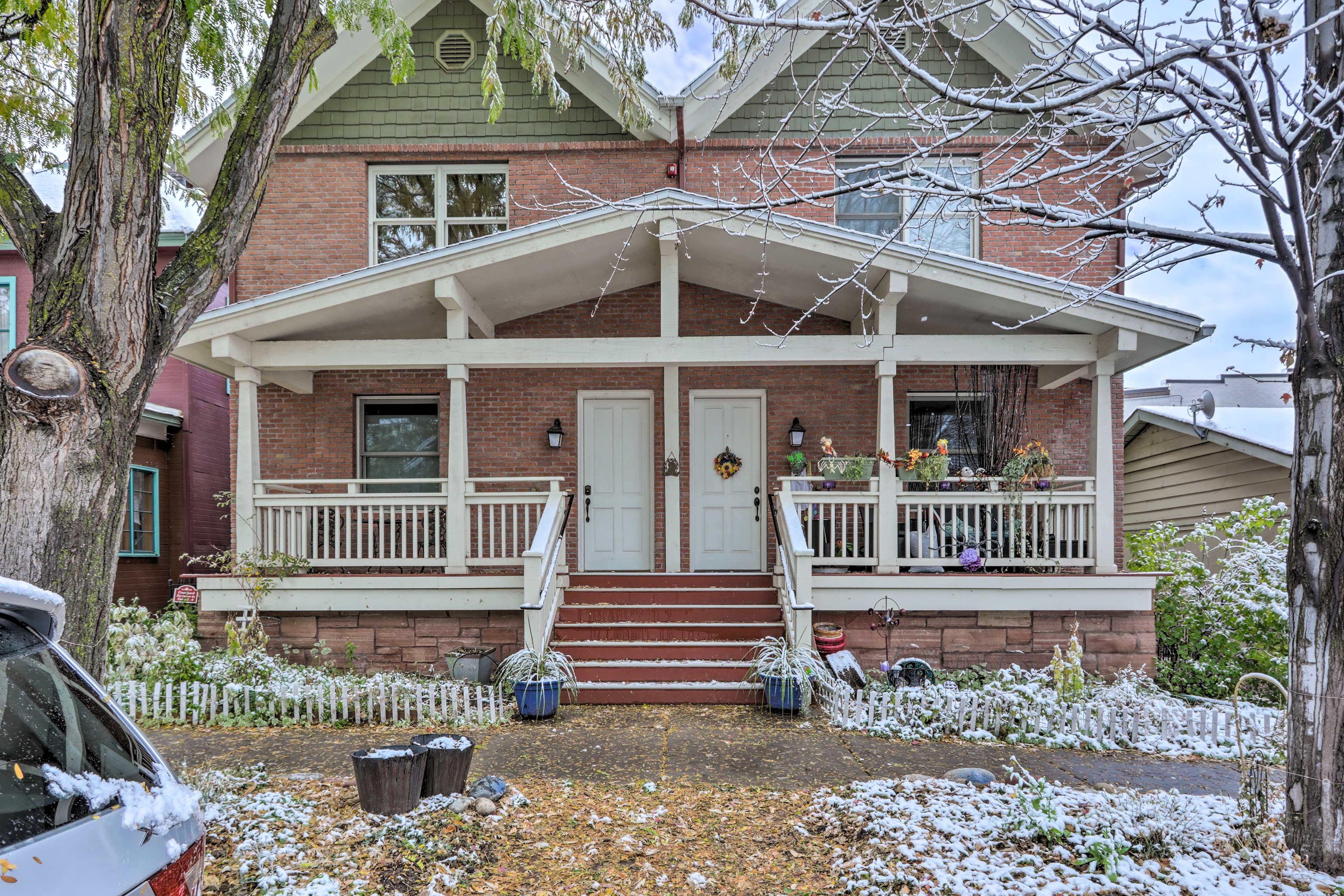 Exterior | 6-Unit Building | Single-Story Unit