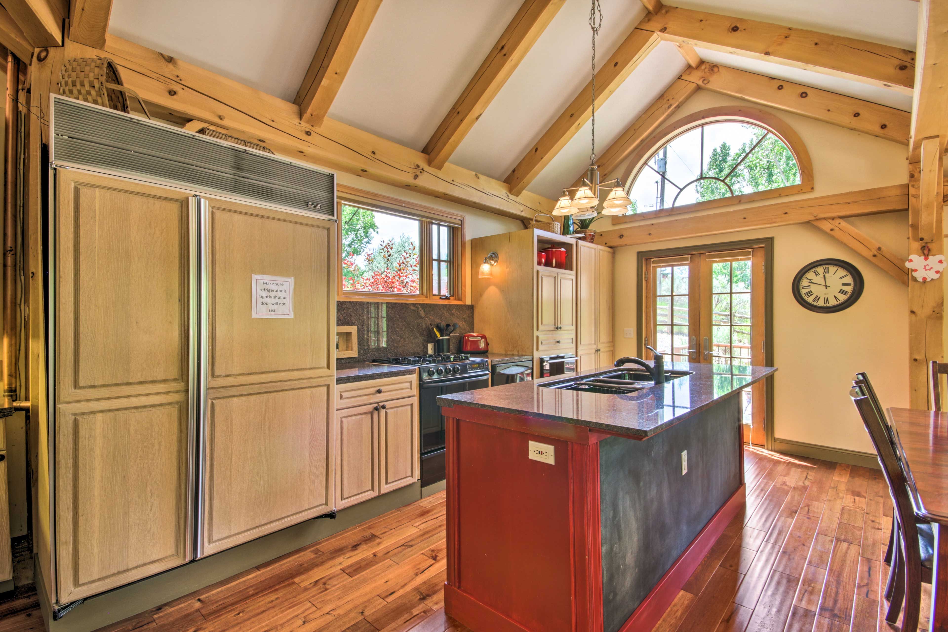 Main House | Fully Equipped Kitchen | Keurig Coffee Maker | Toaster