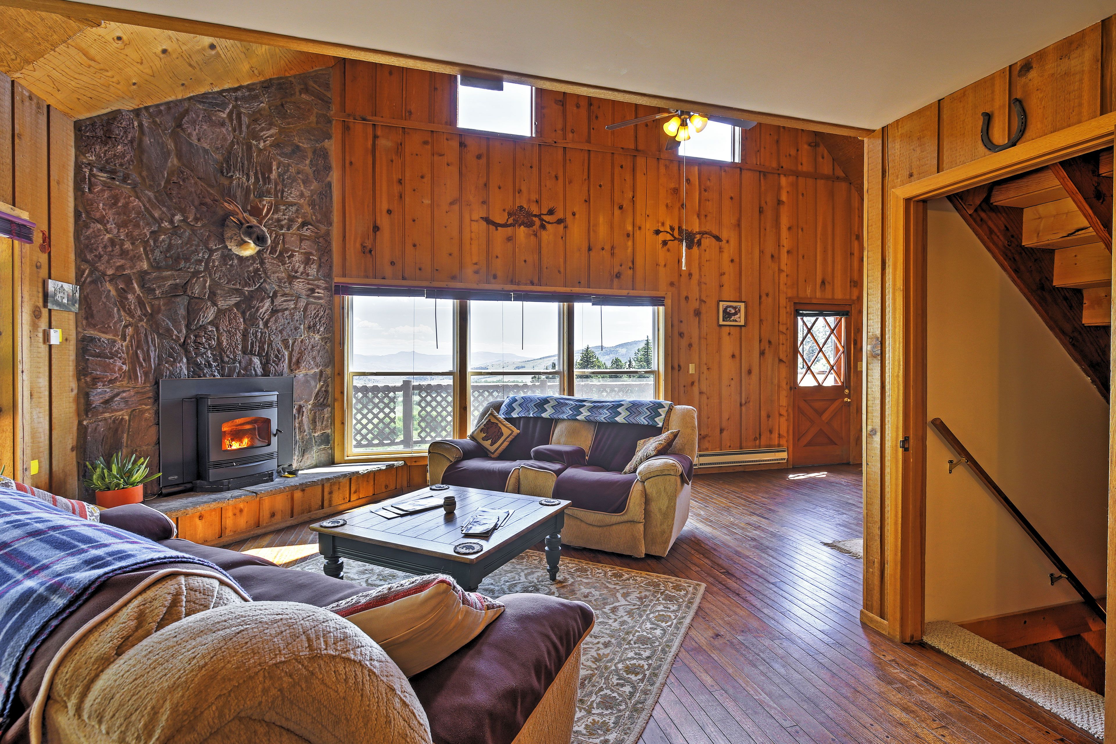 Living Room | Gas Stove