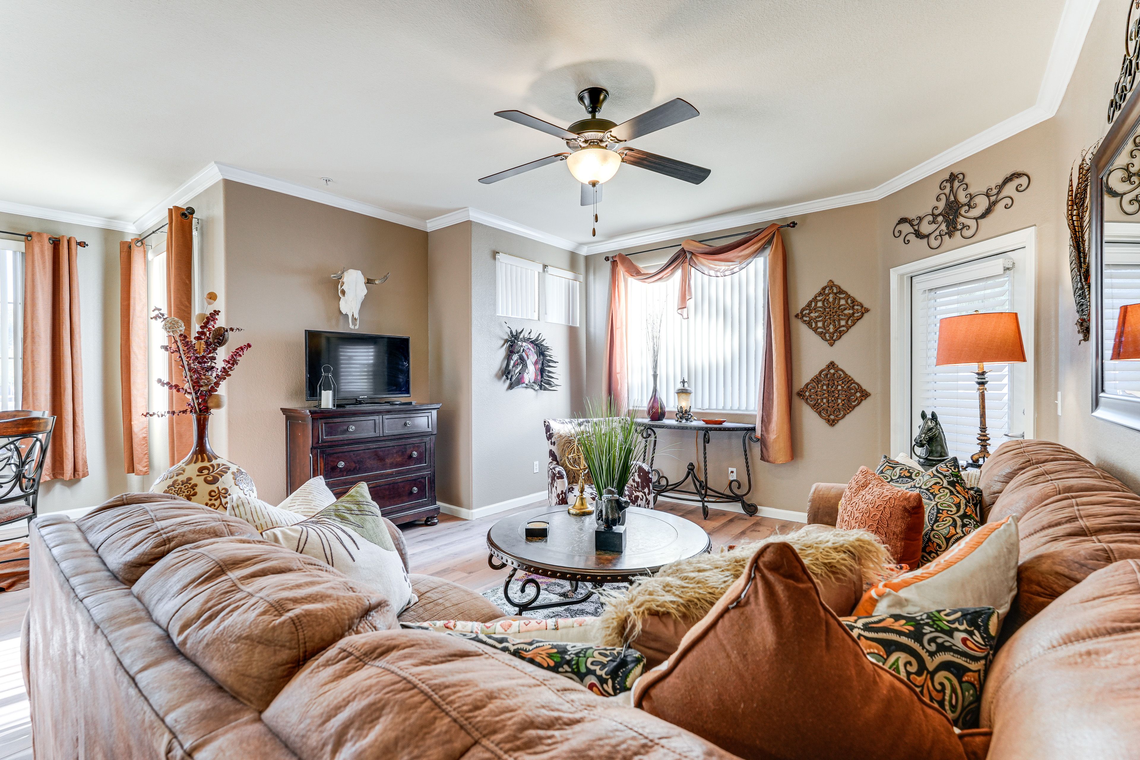 Living Room | Free WiFi