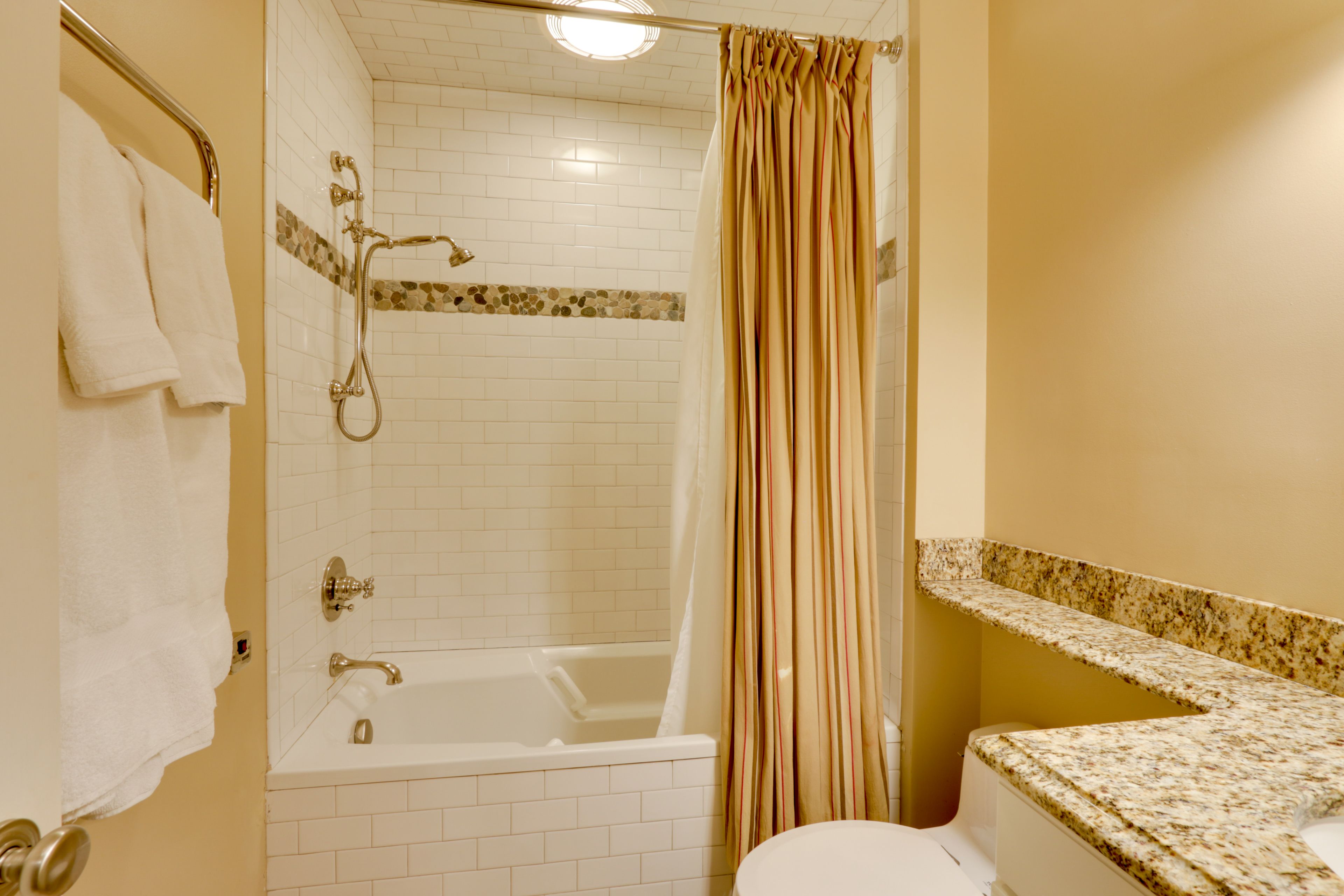 En-Suite Bathroom | Complimentary Toiletries | Hair Dryers | Towels Provided