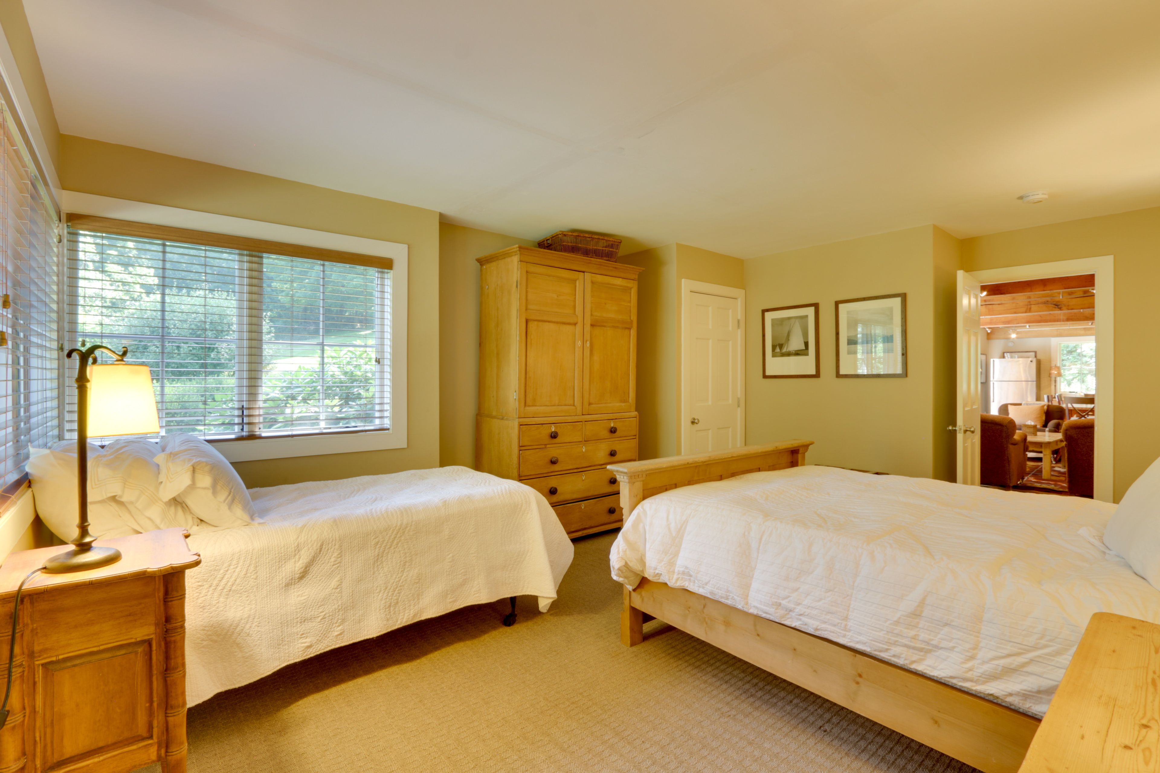 Bedroom Suite 2 | Queen Bed | Twin Bed