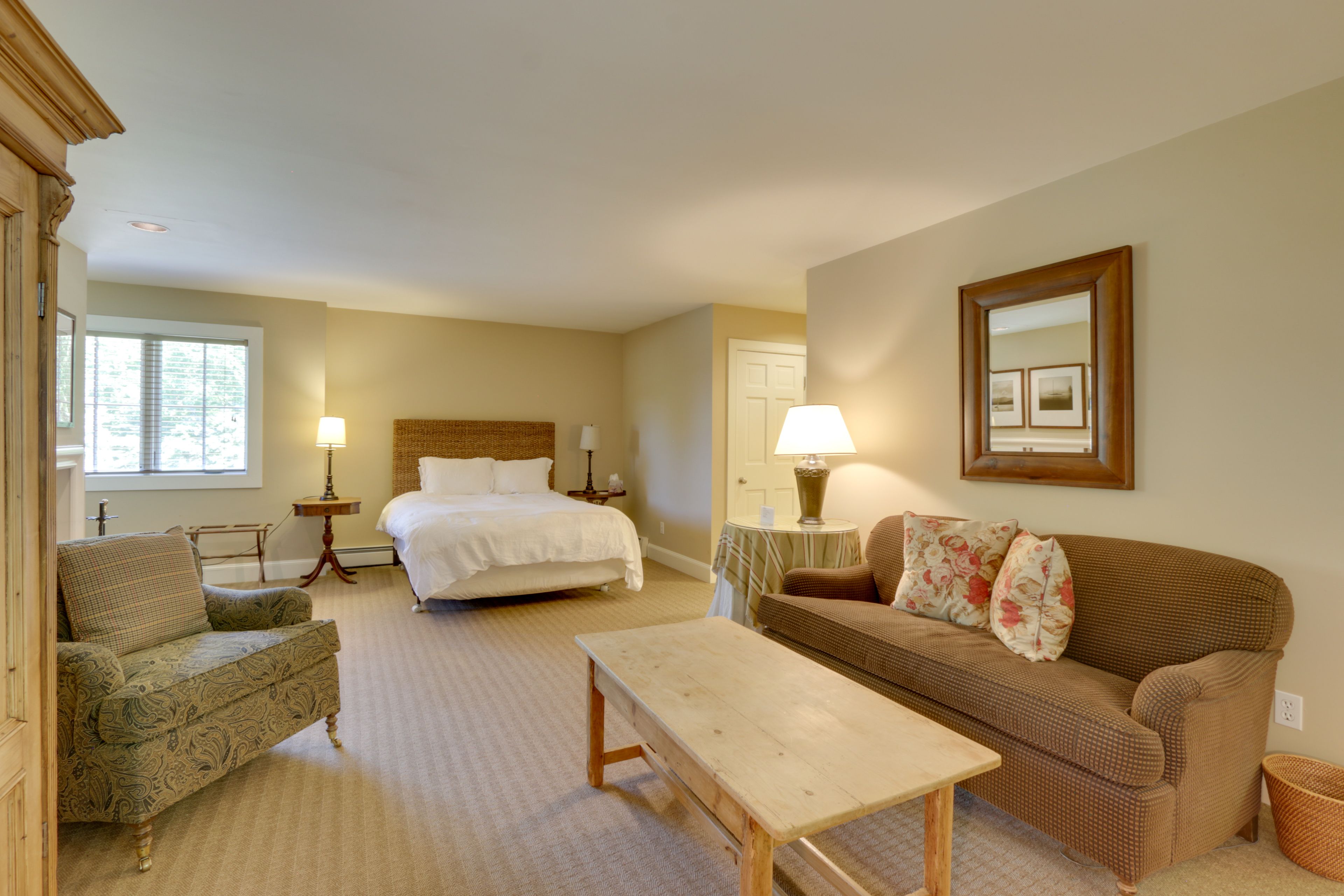 Bedroom Suite 3 | Queen Bed | Fireplace