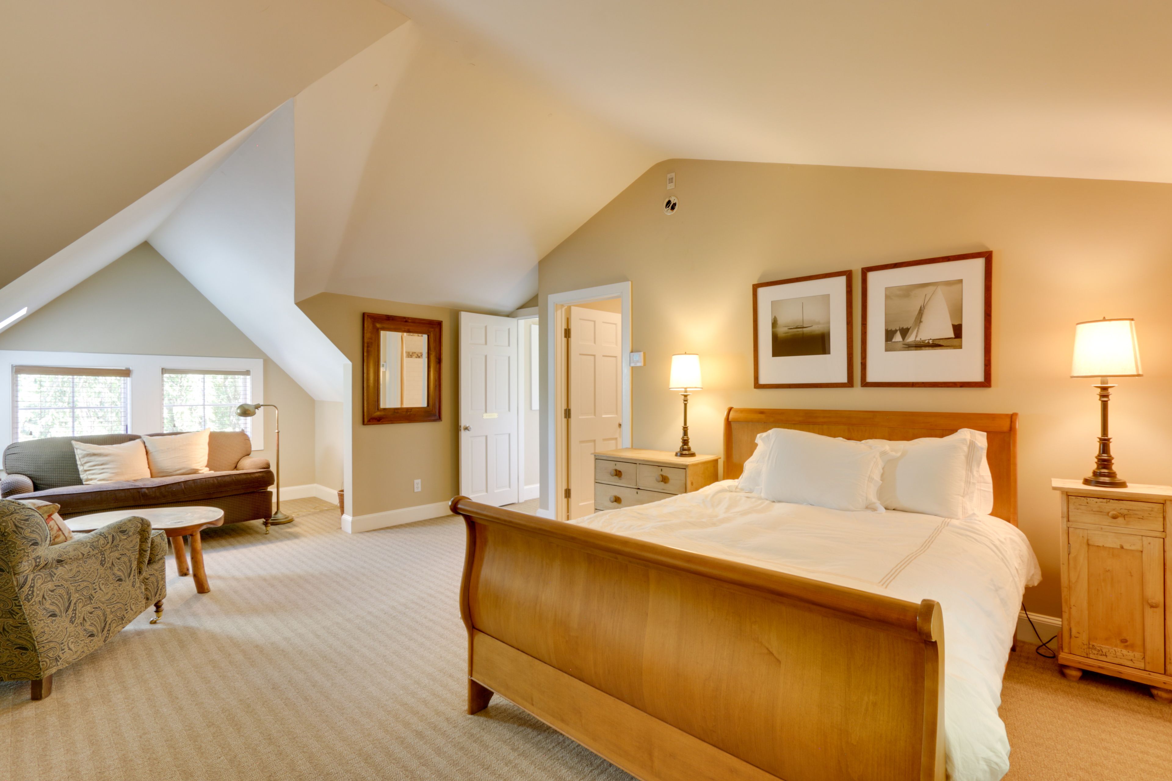 Bedroom Suite 5 | Queen Bed