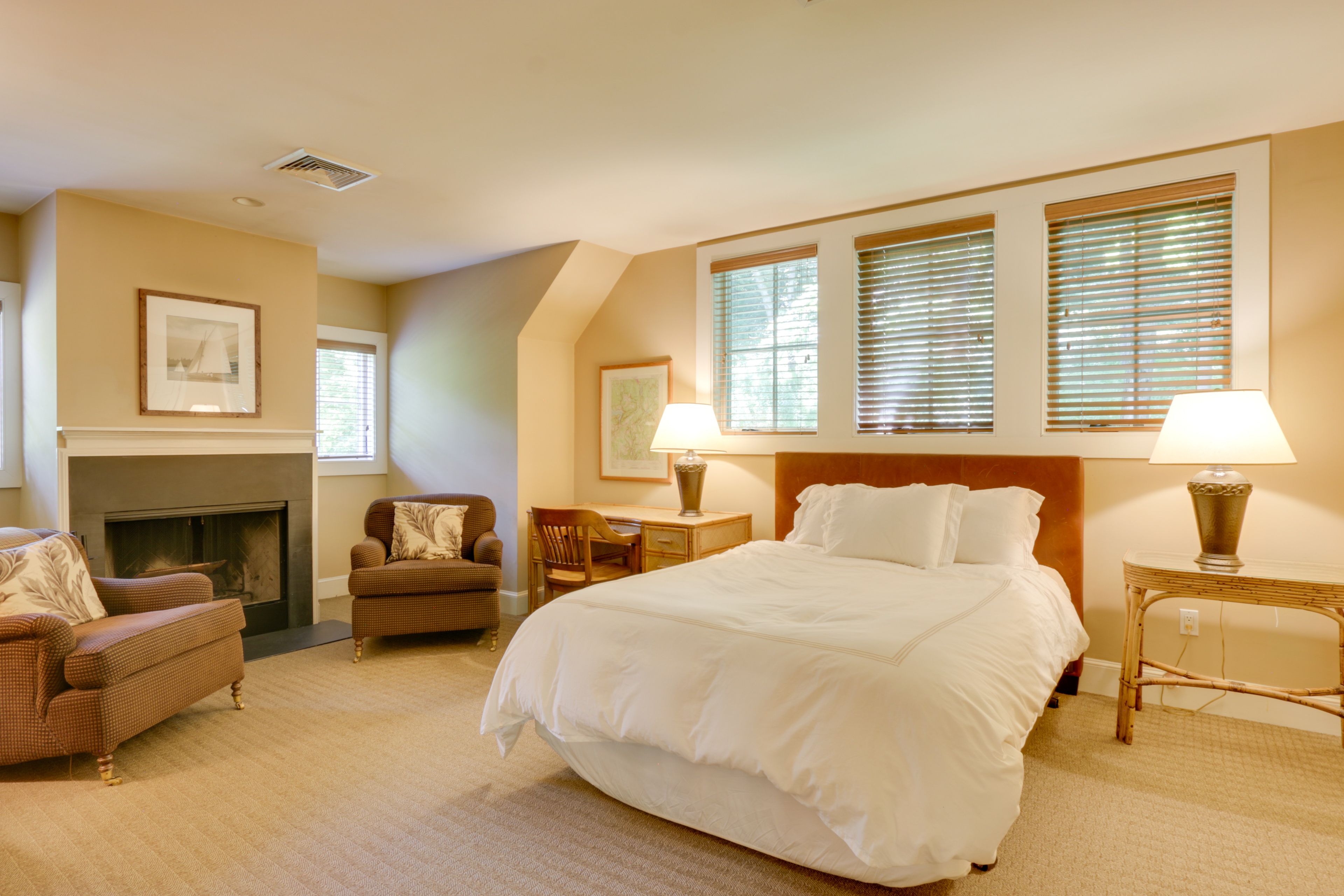 Bedroom Suite 6 | Queen Bed