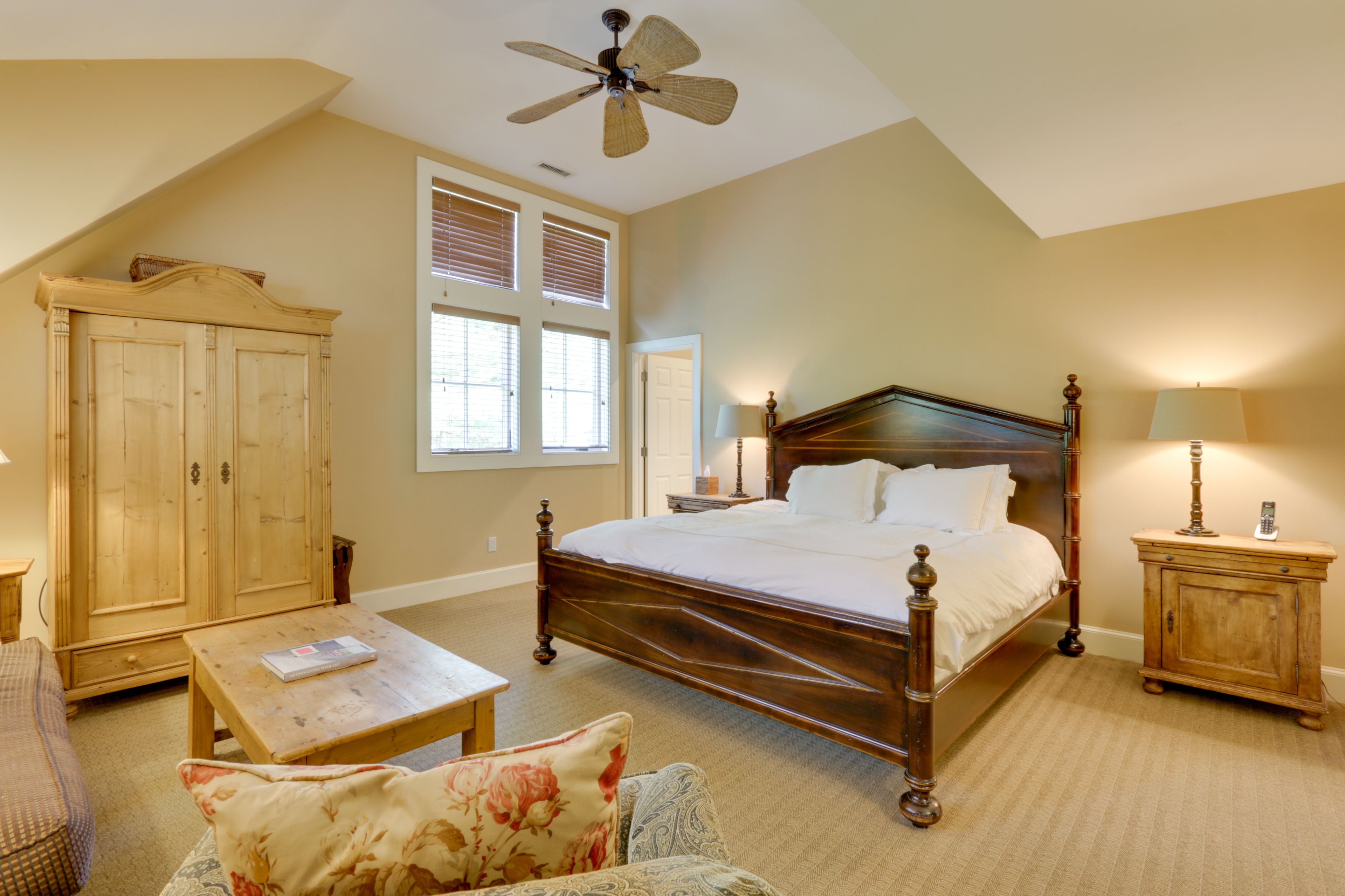 Bedroom Suite 4 | Queen Bed