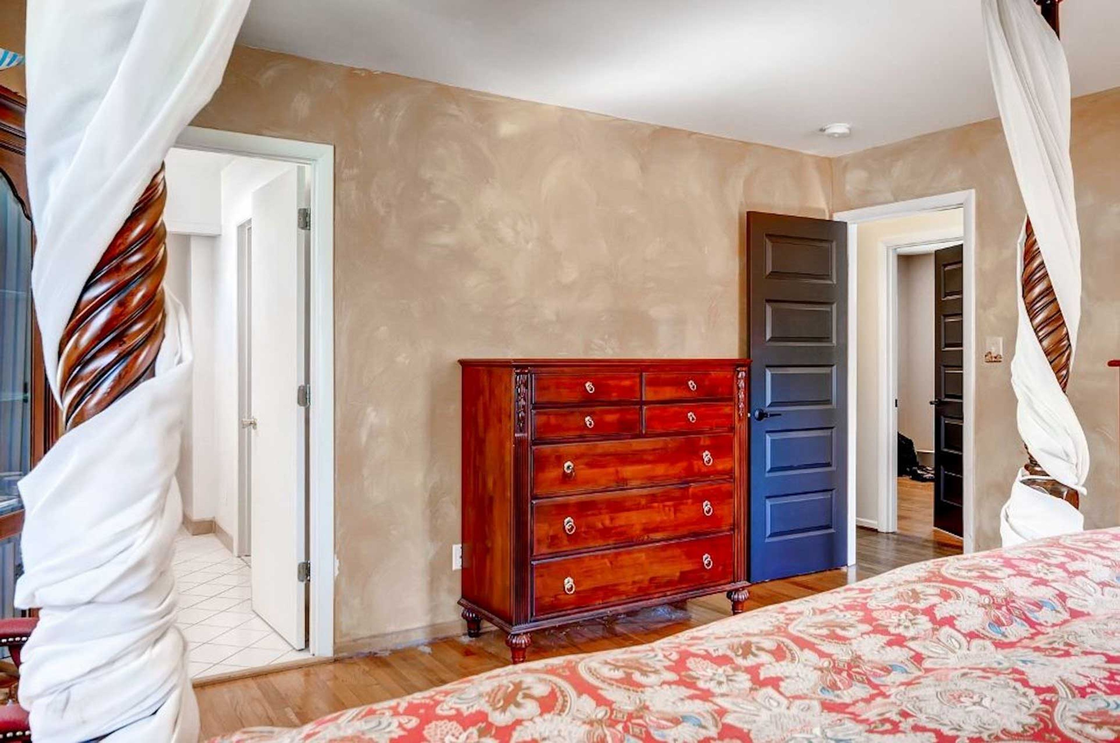 Bedroom 1 | Linens Provided