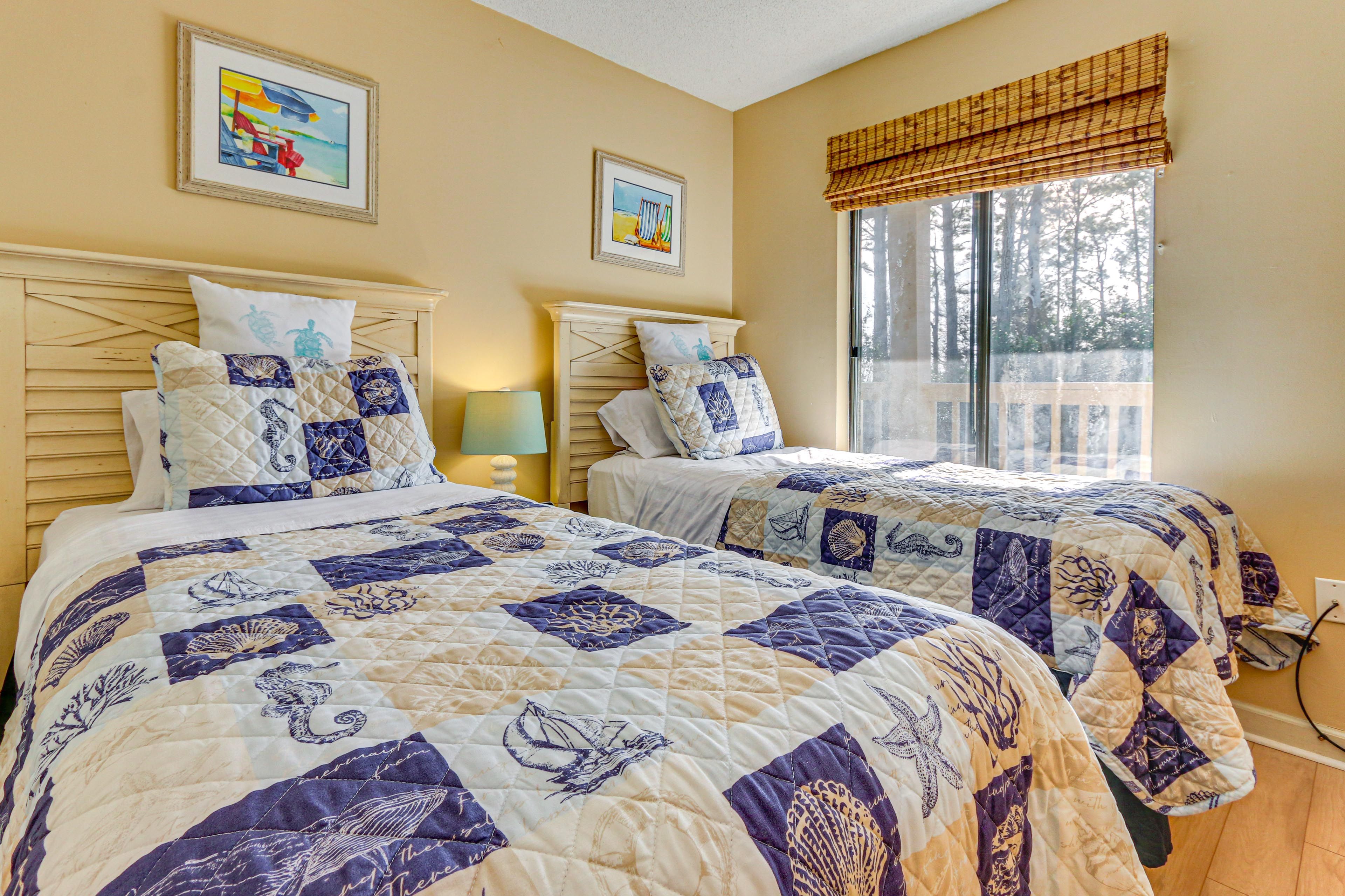 Bedroom 2 | 2 Twin Beds | Flat-Screen TV w/ Cable