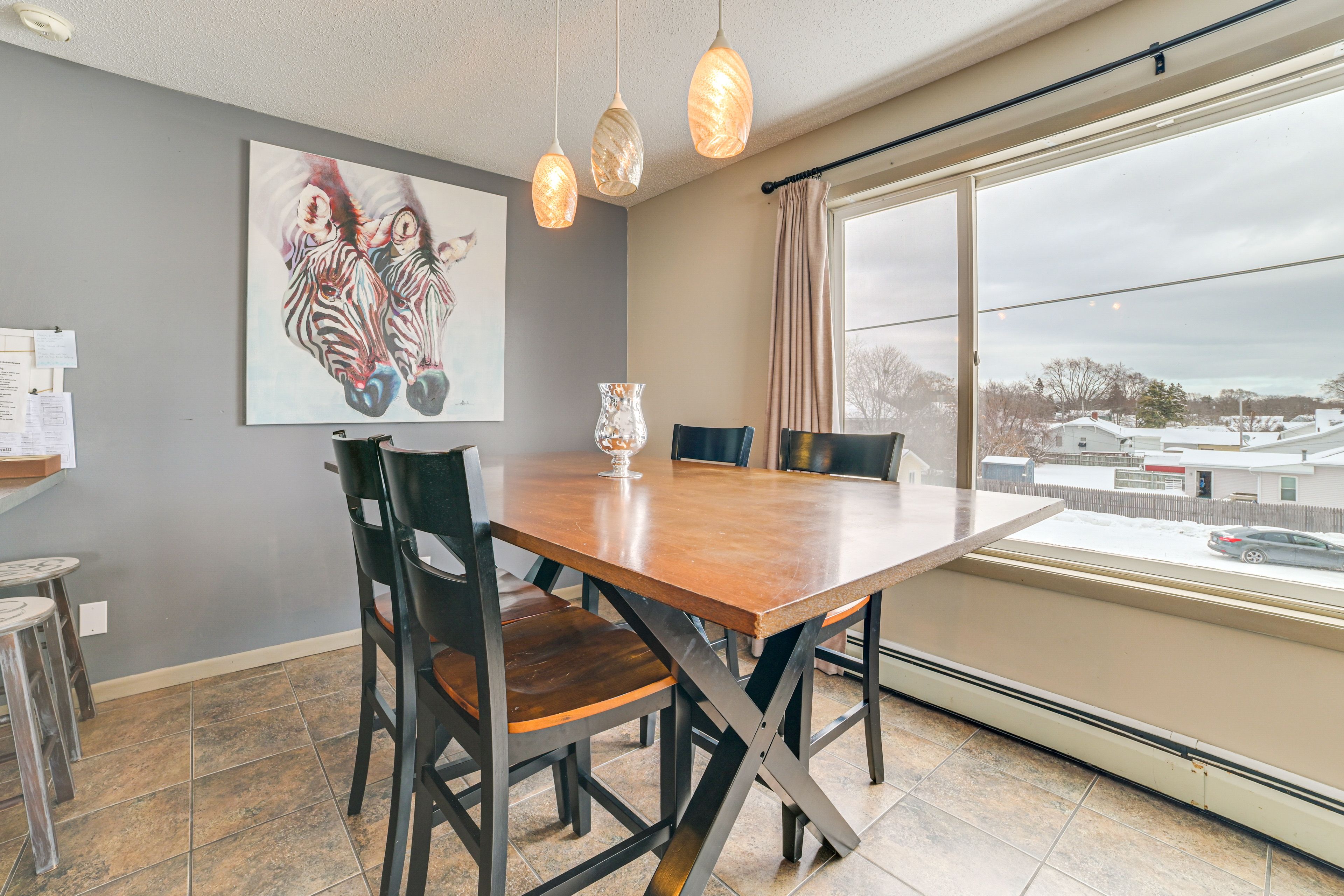 Dining Area | Dishes & Flatware Provided