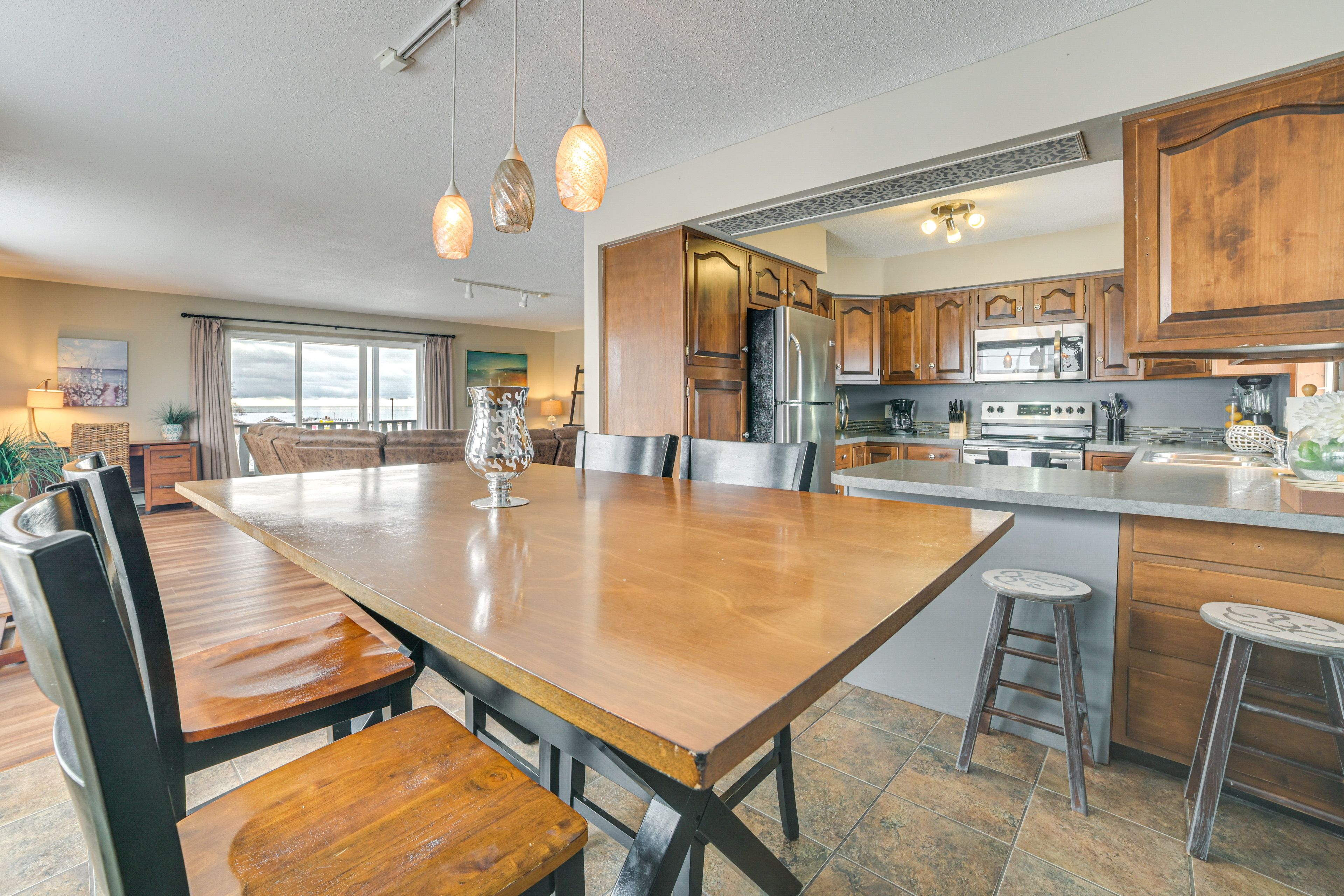 Dining Area | Free WiFi | Air Conditioning | Single-Story Property