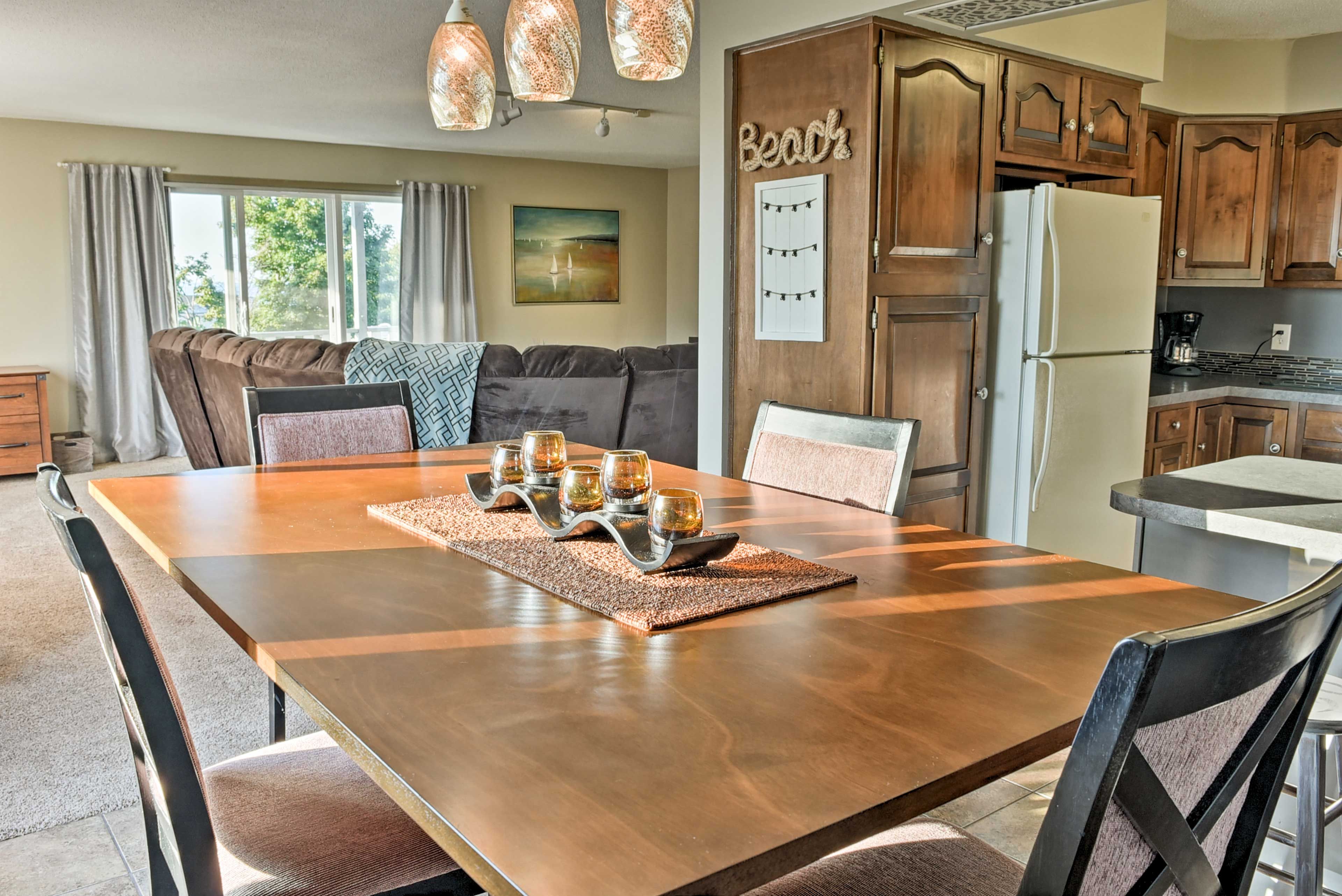 Dining Area | Free WiFi | Air Conditioning | Single-Story Property