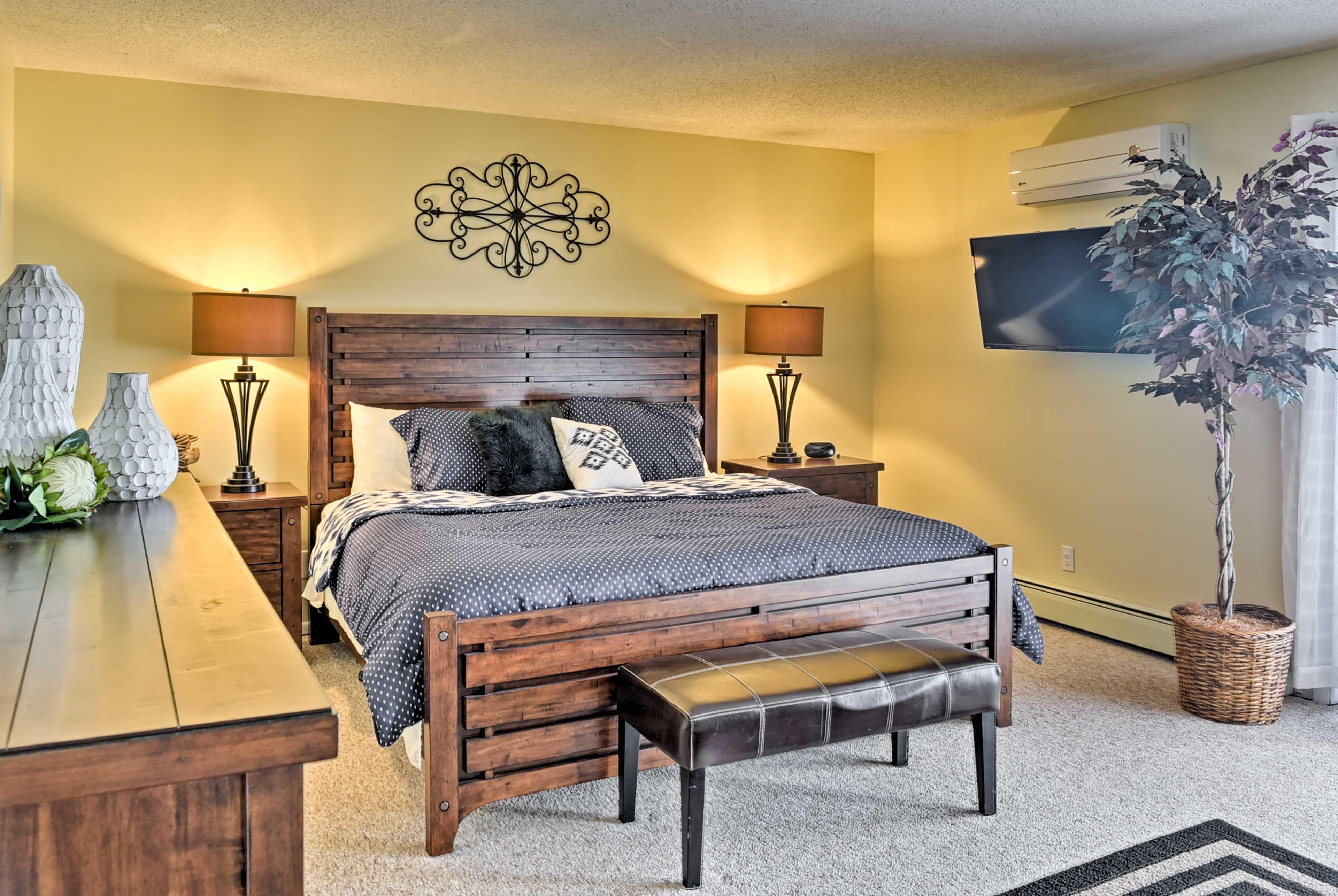 Bedroom 1 | King Sleep Number Bed | En-Suite Bathroom | 2nd Level