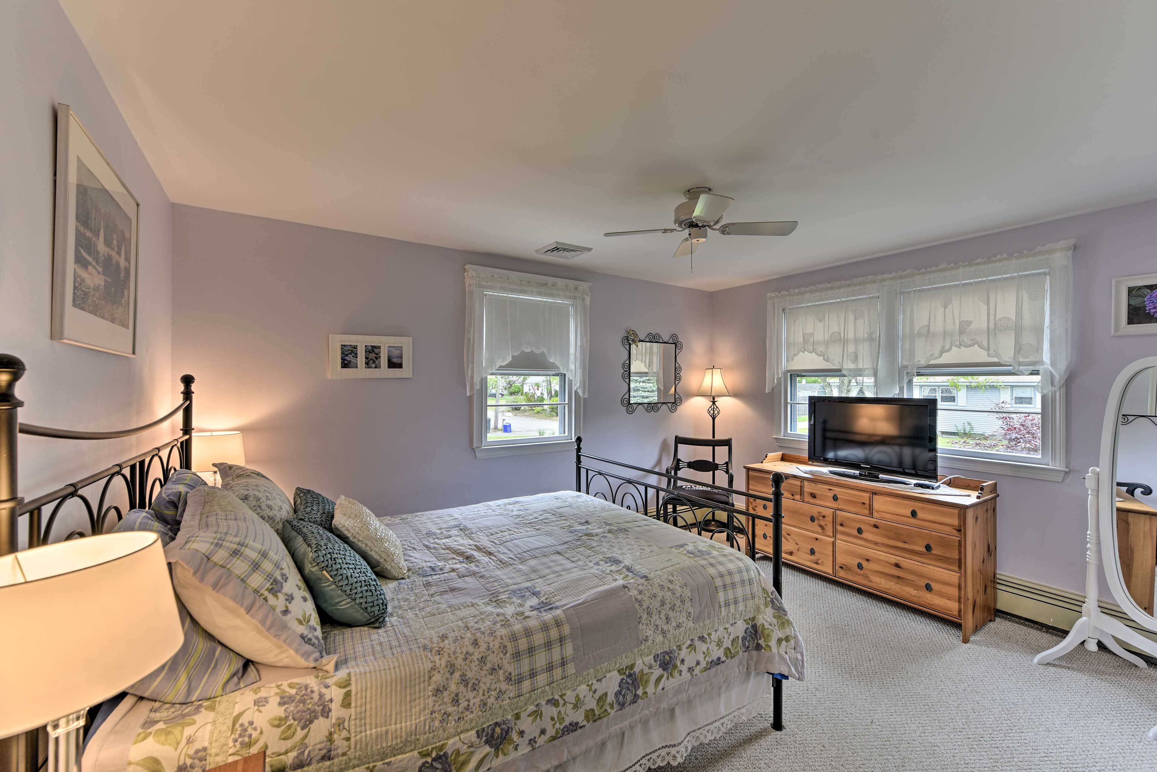 Bedroom 2 | Queen Bed | Main Level