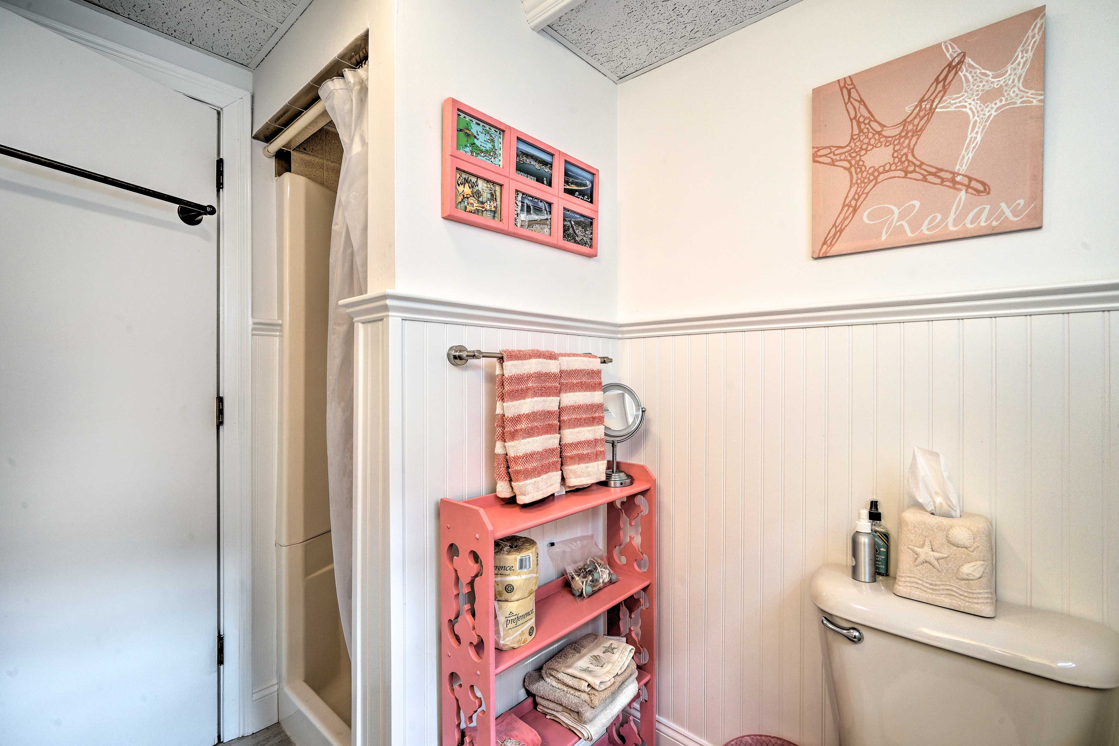 Full Bathroom | Walk-In Shower