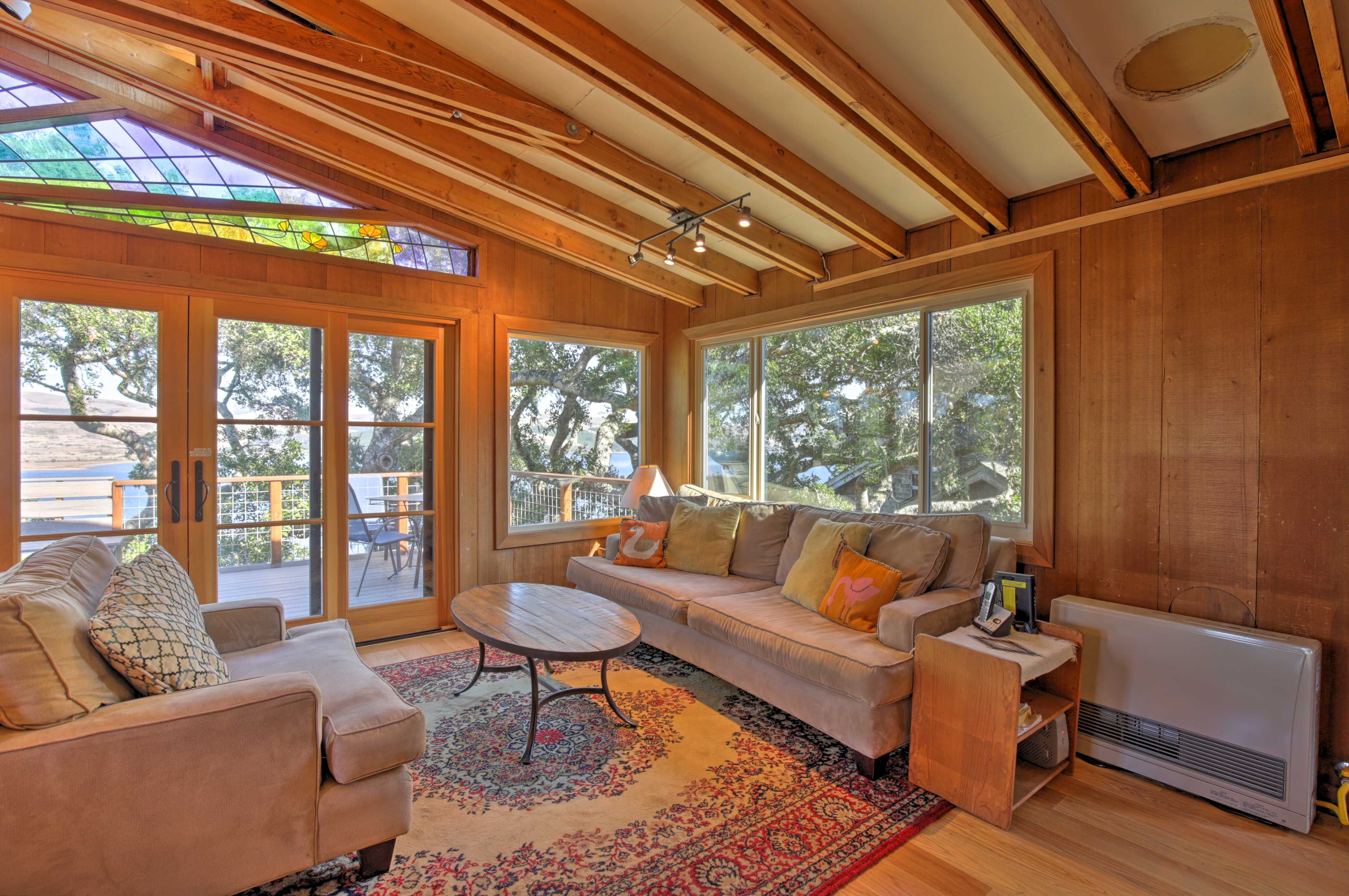 Living Room | Sleeper Sofa | Main Floor