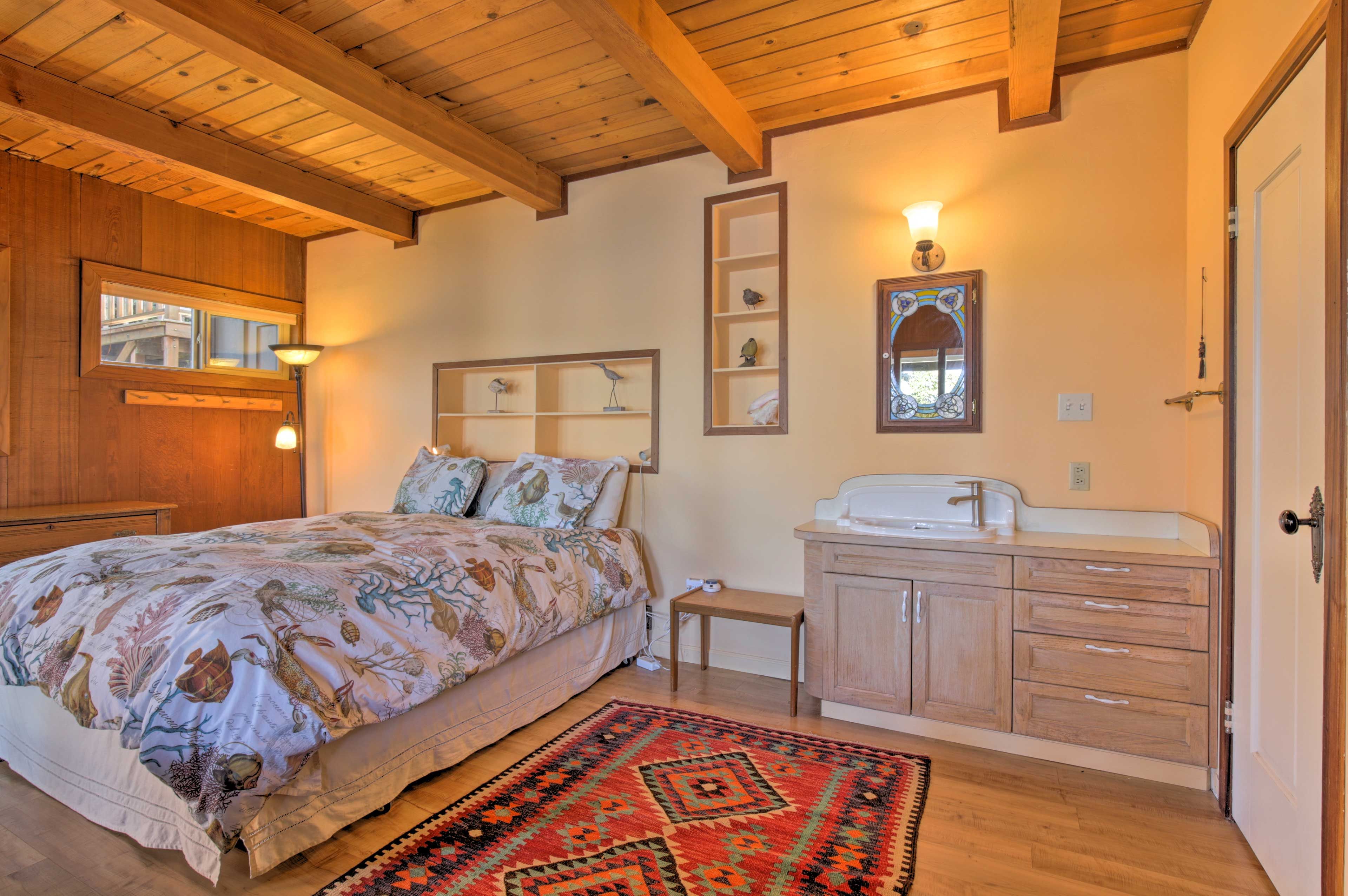 Bedroom 2 | Queen Bed | Lower Level