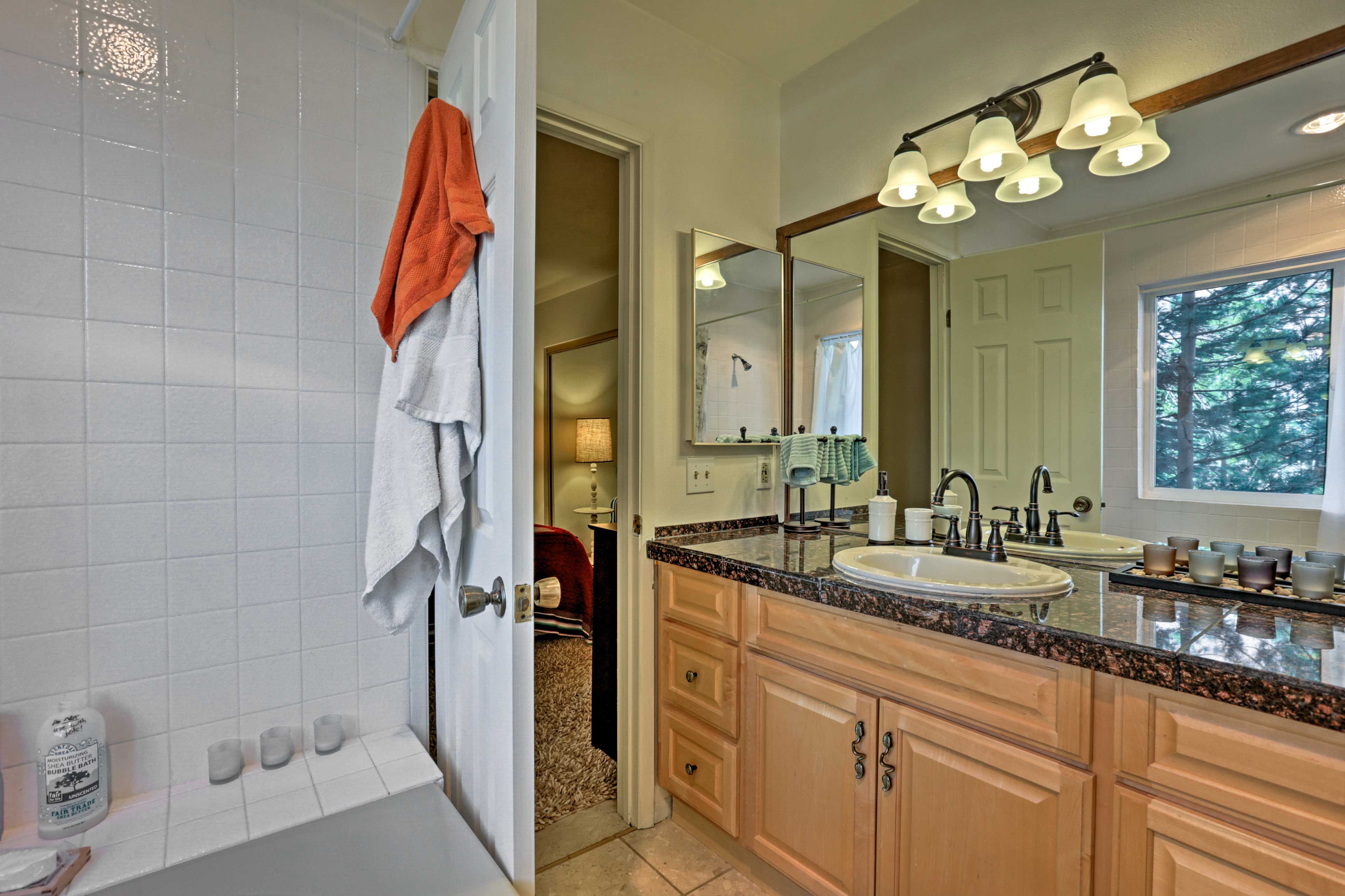 En-Suite Bathroom | Towels Provided
