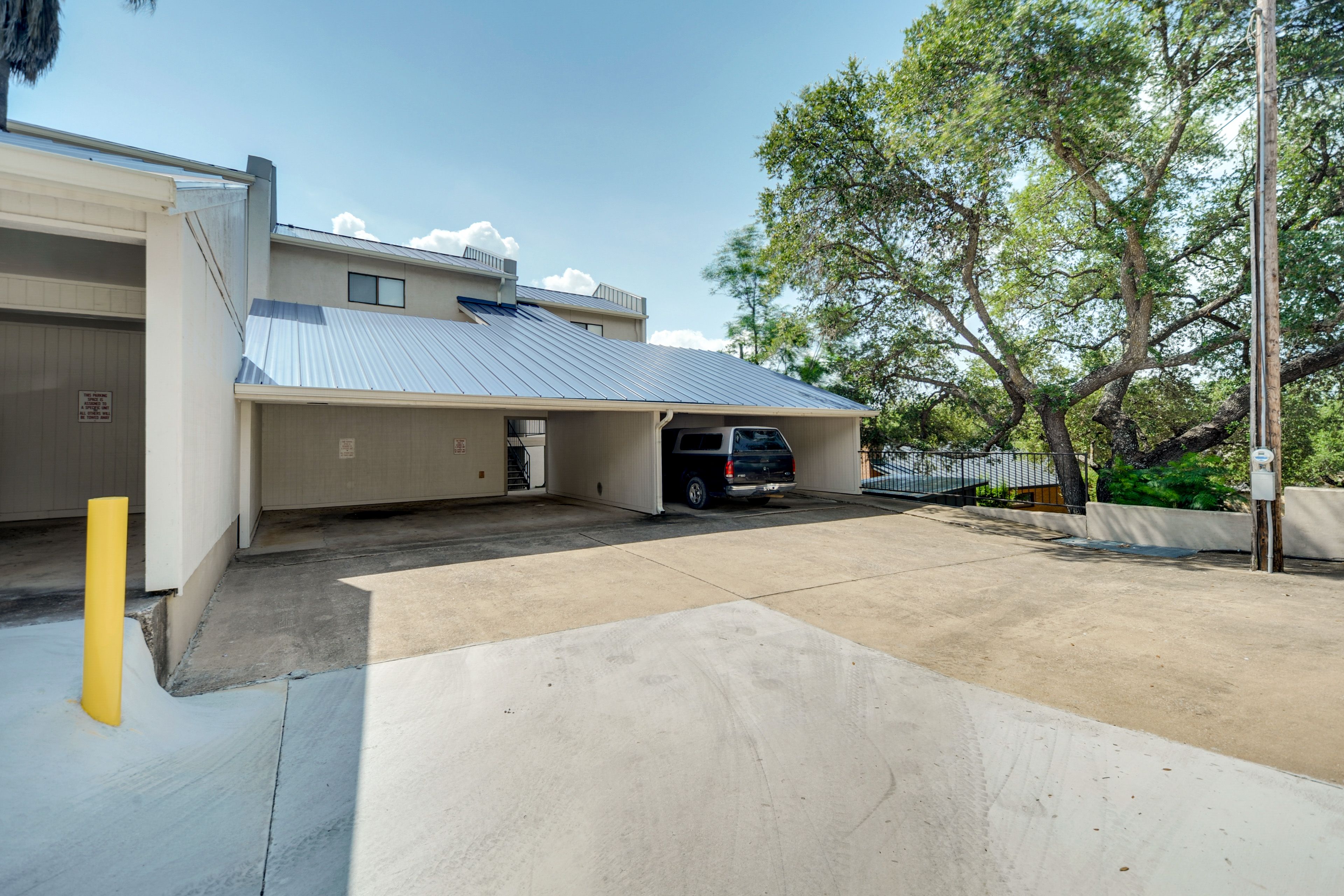 Parking | Carport (1 Vehicle)
