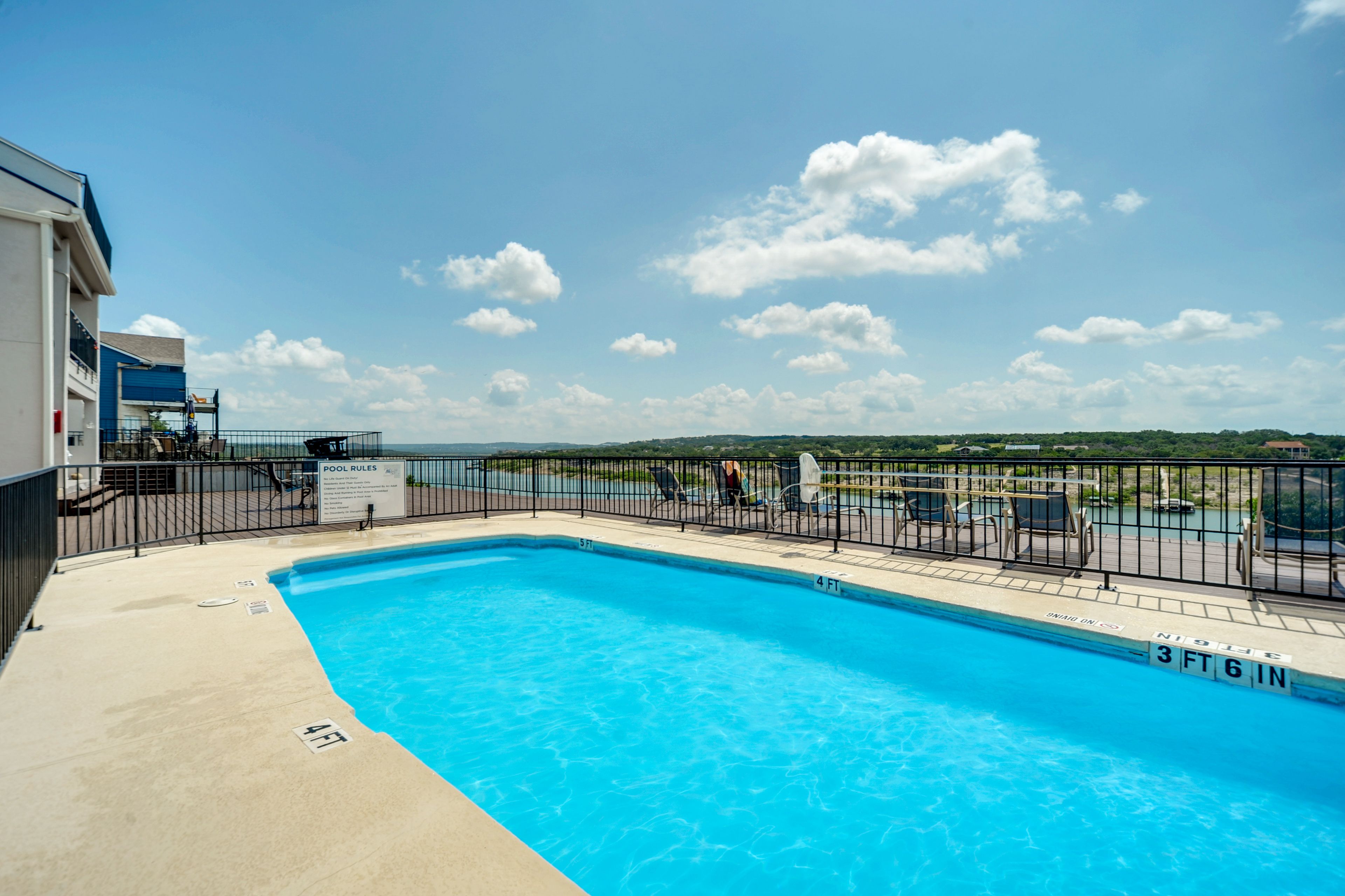 Community Amenities | Pool & Hot Tub