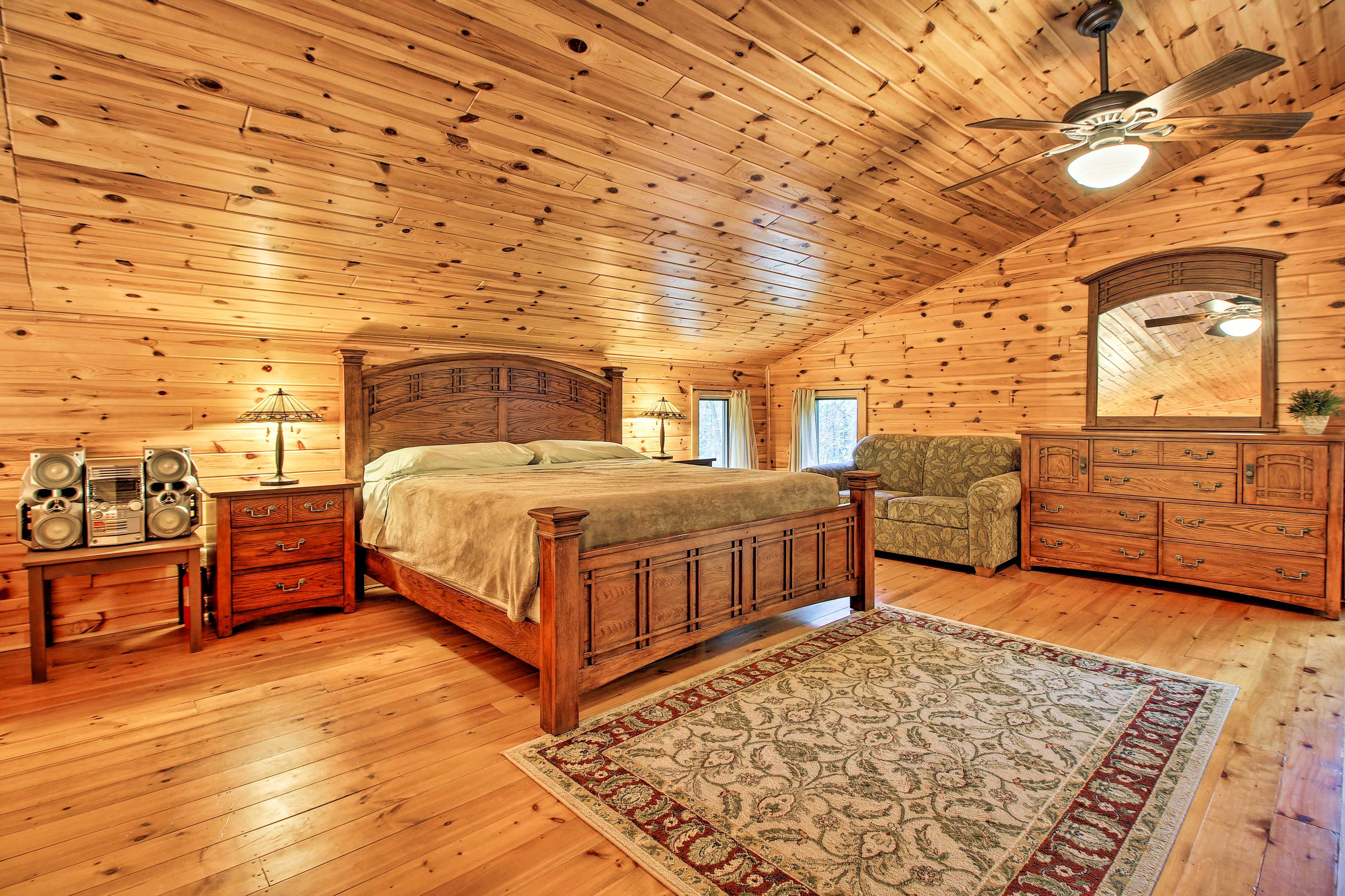 Master Bedroom | King Bed | Second Level