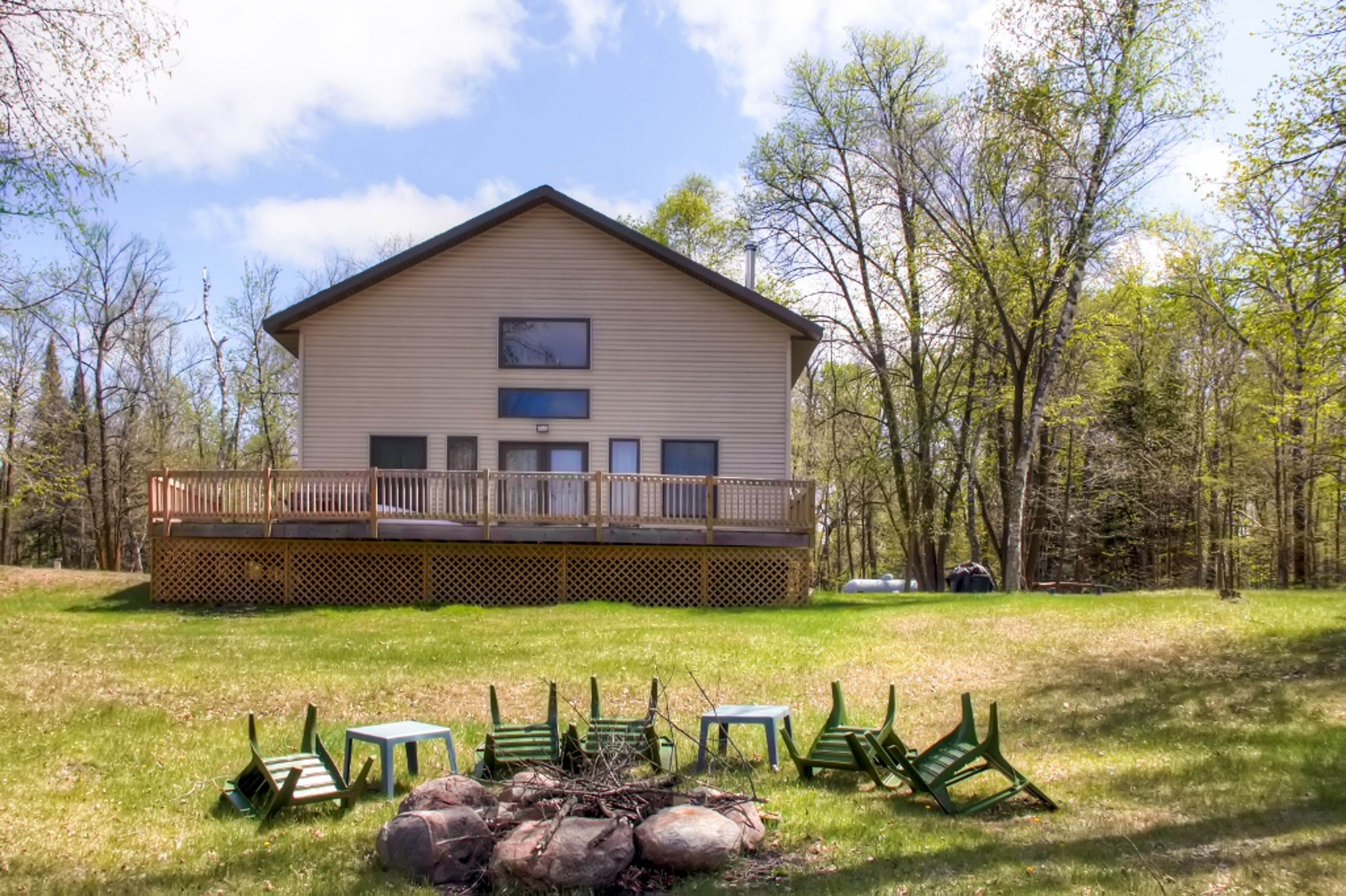 Property Exterior | Side Yard | Fire Pit