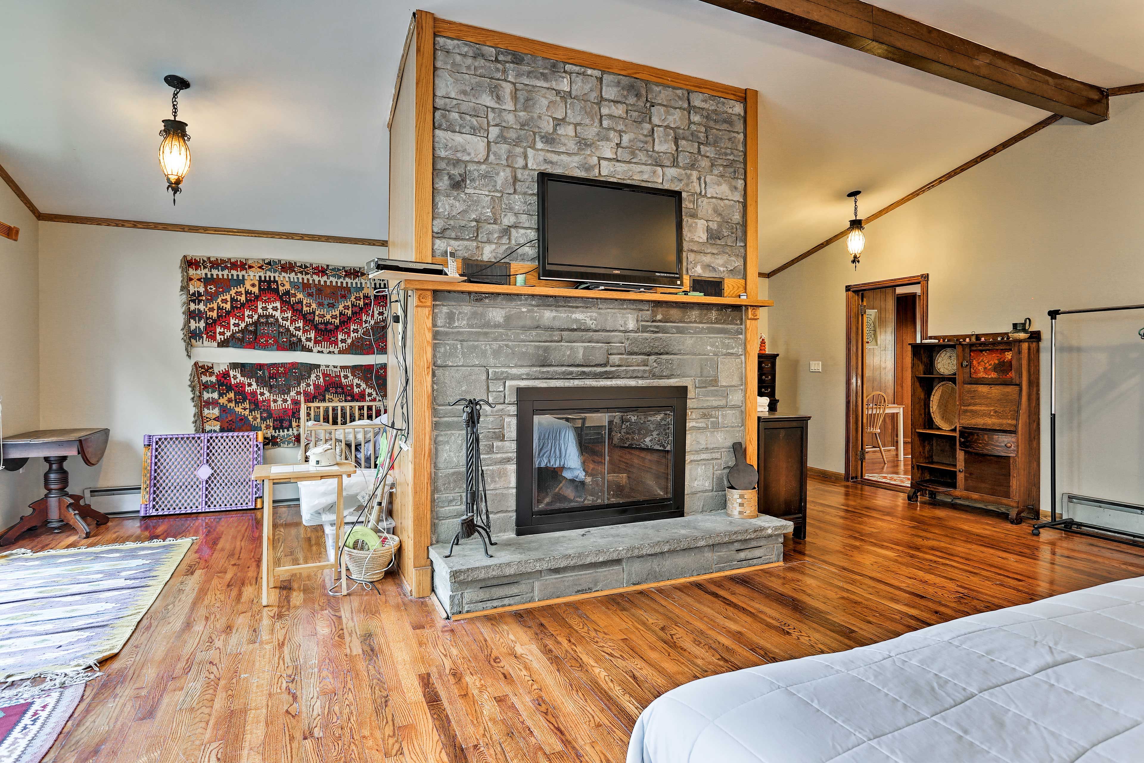 Bedroom 1 | Fireplace