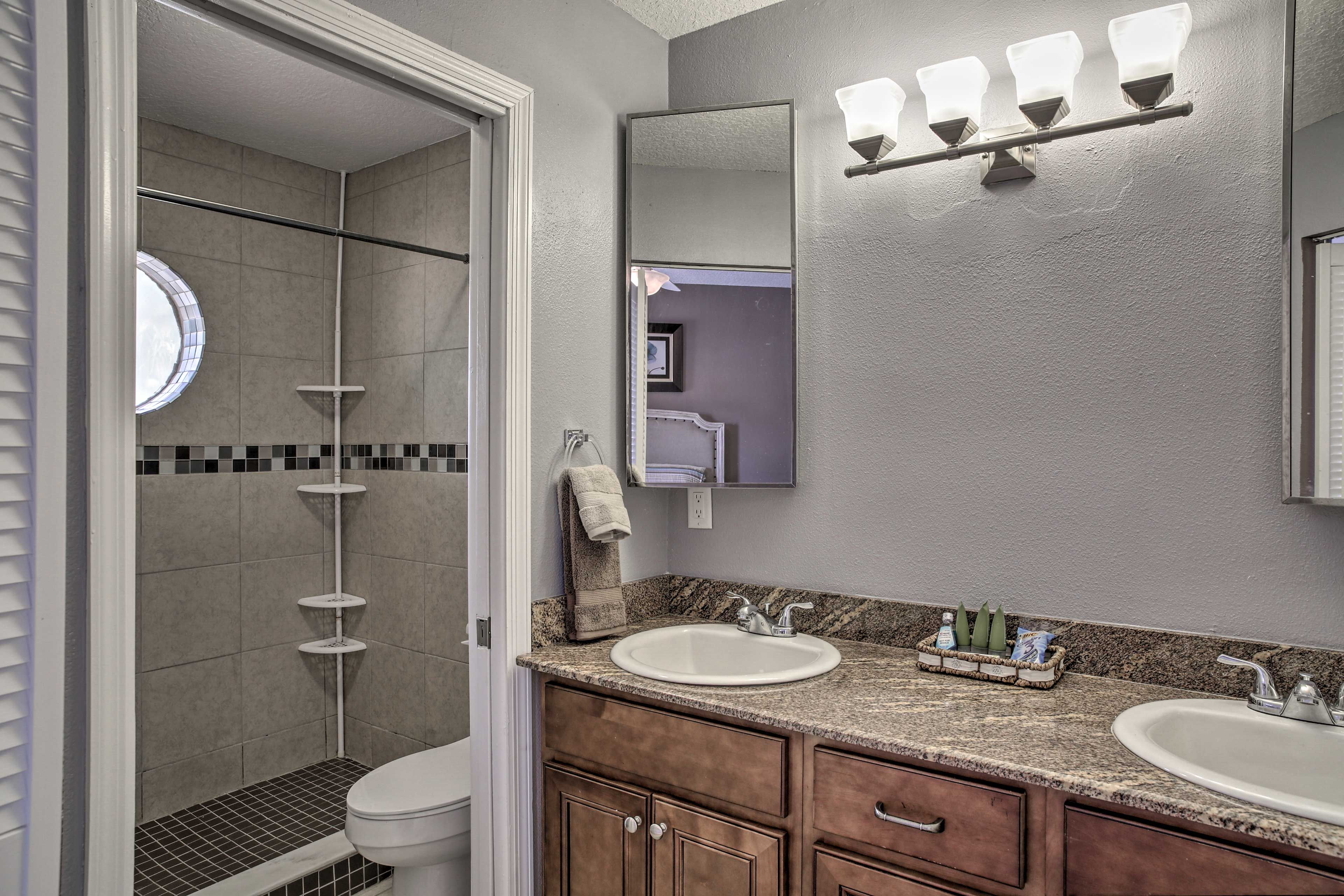 En-Suite Bathroom | Walk-In Shower | Towels Provided