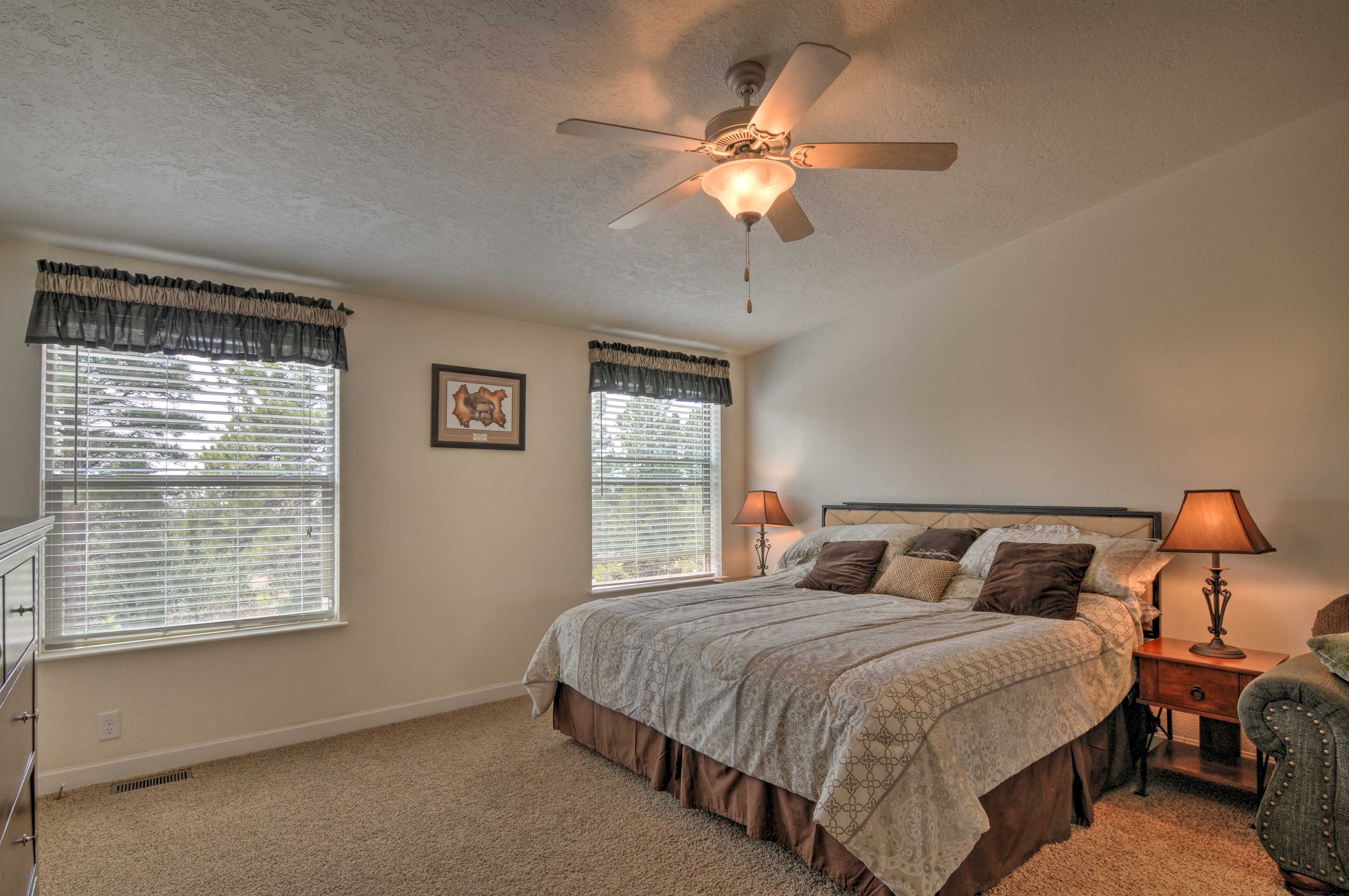 Bedroom 1 | King Bed