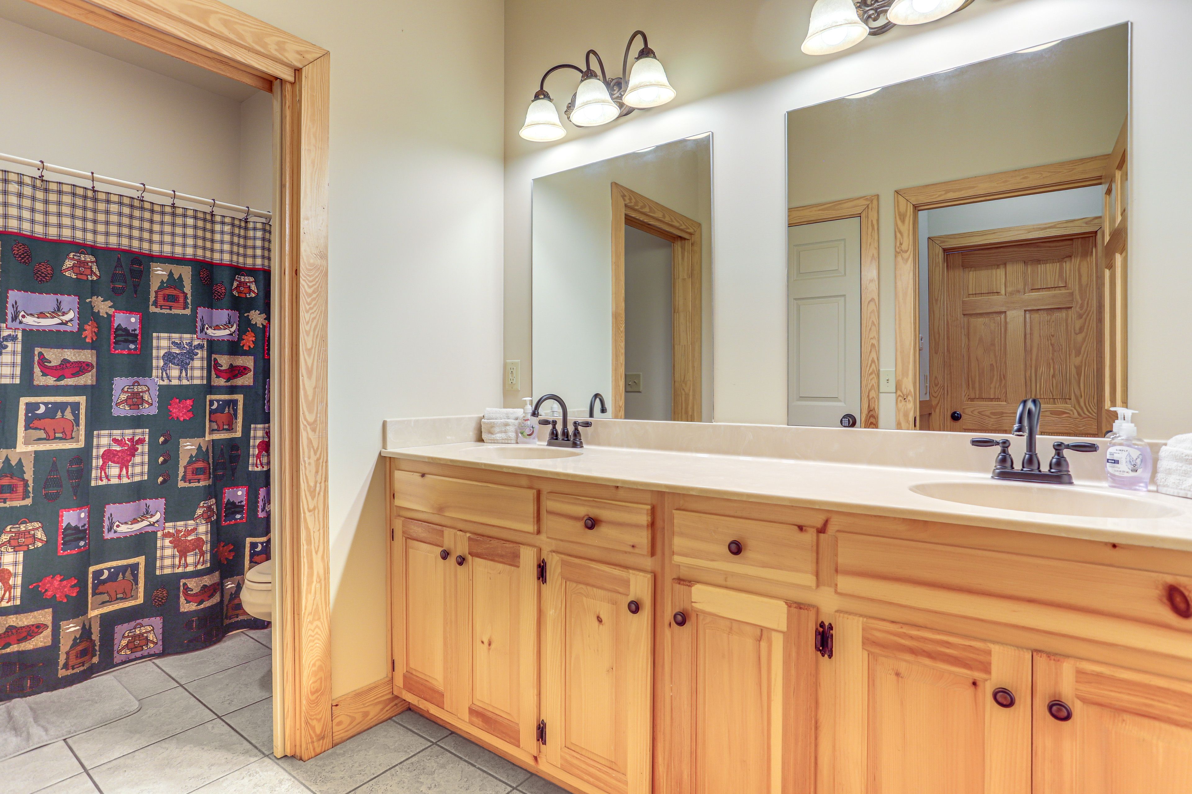 Full Bathroom | Main Floor