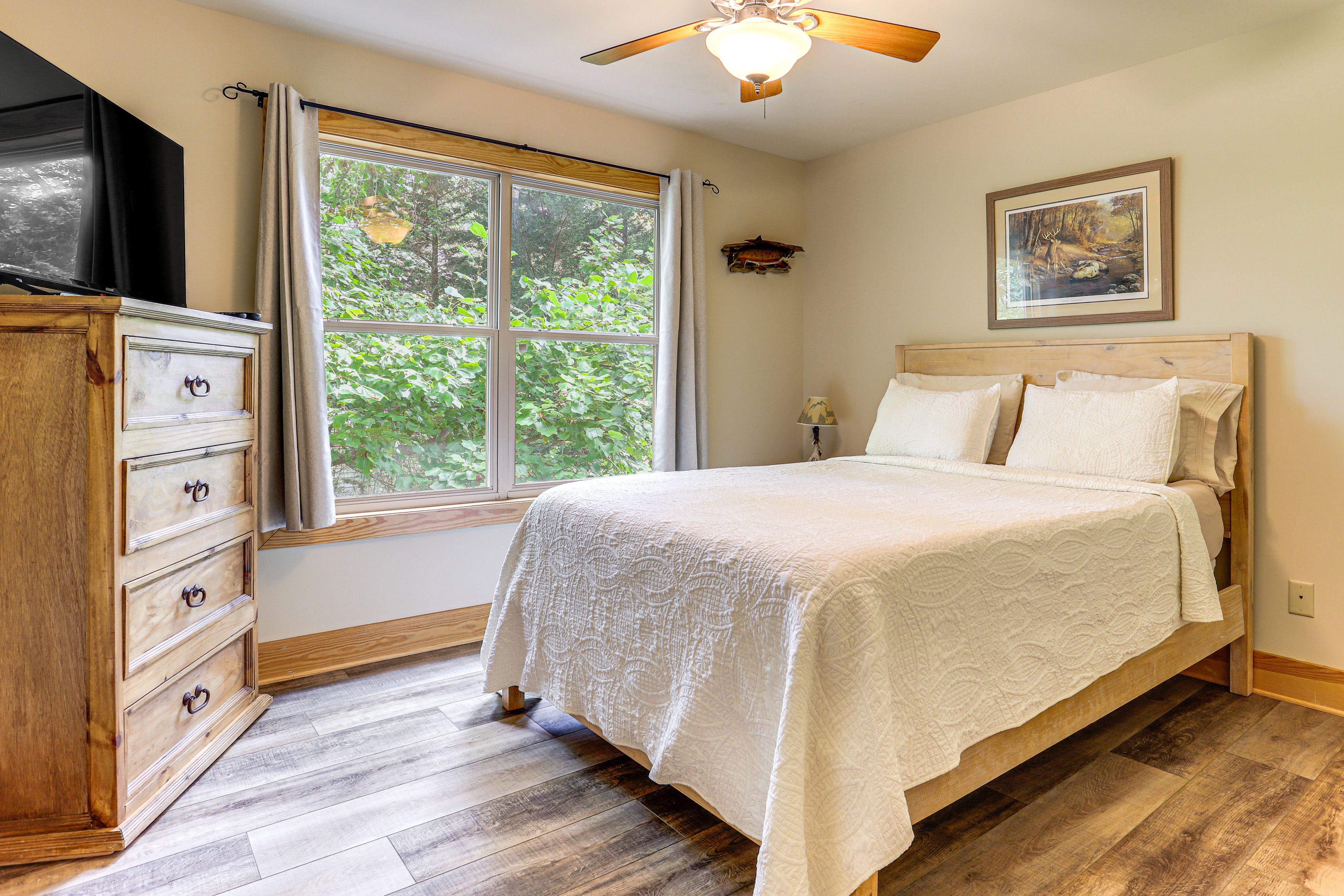 Bedroom 3 | Queen Bed | Upper Floor