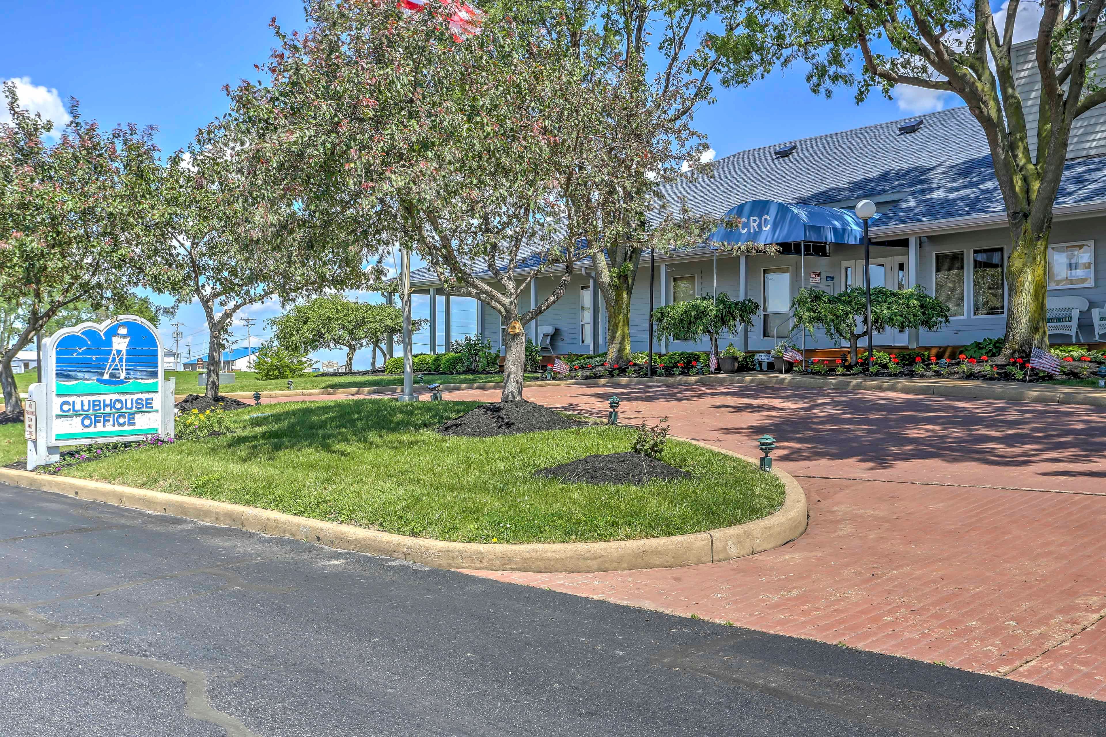 Clinton Reef Club Community