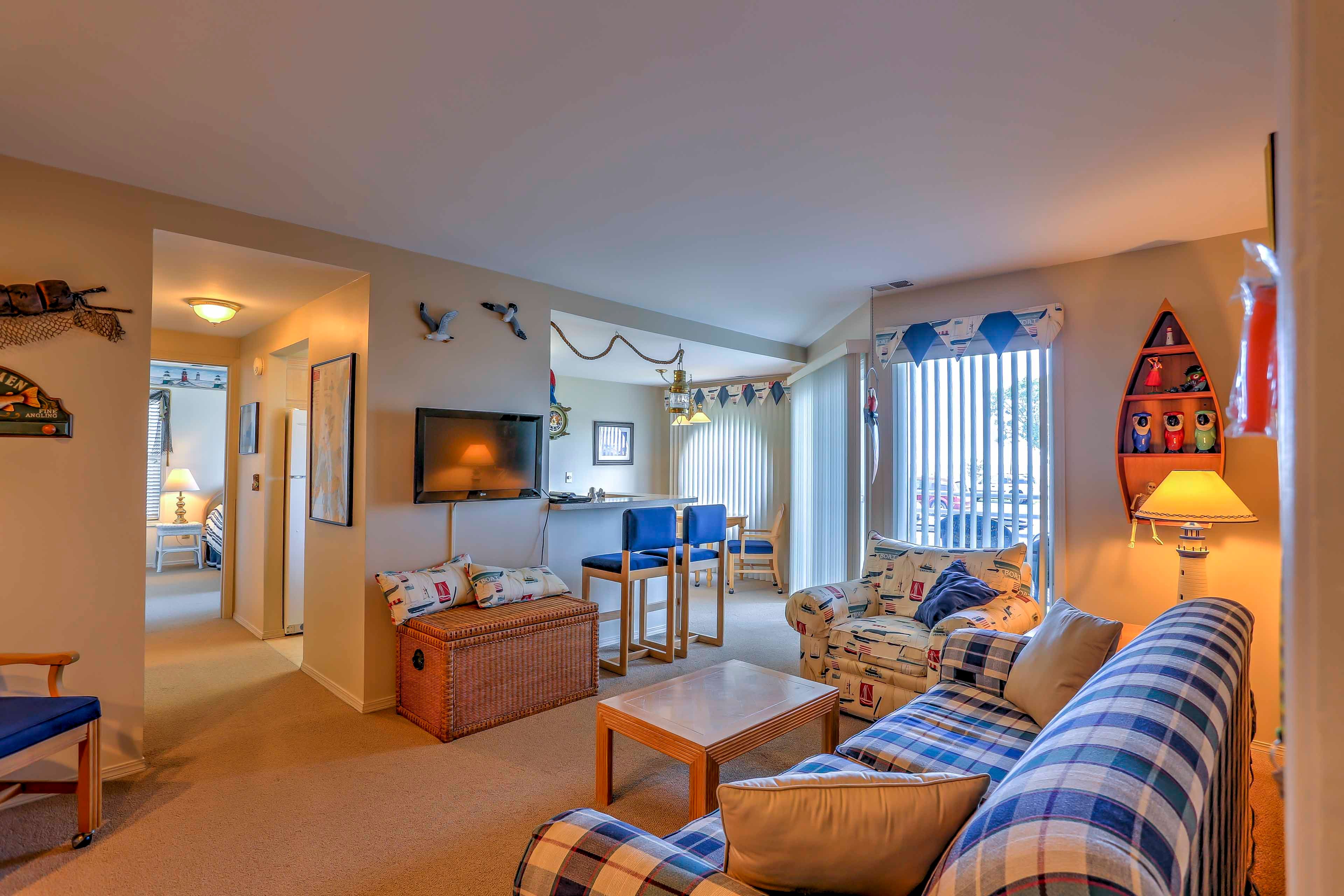 Living Room | Cable TV | DVD Player