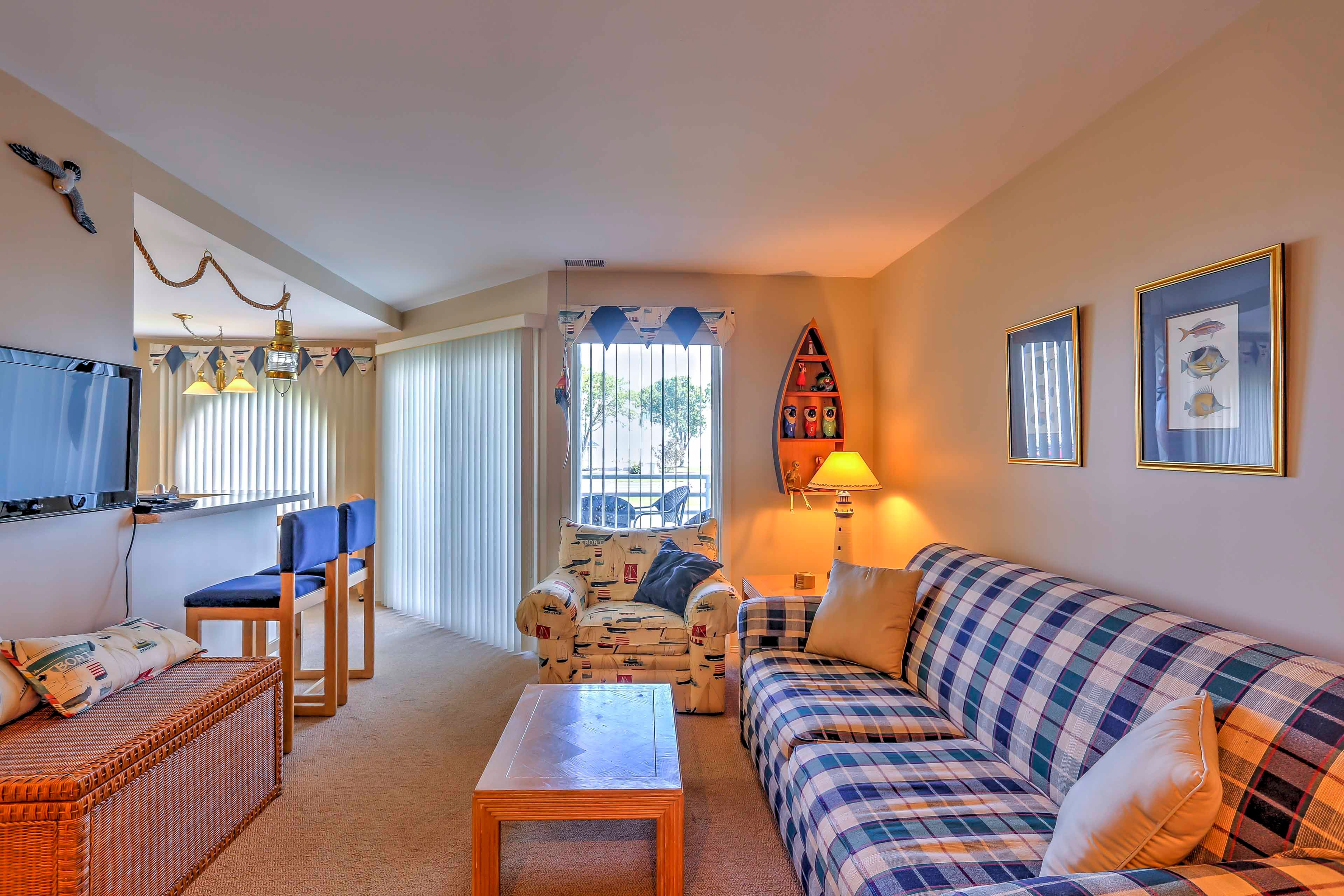 Living Room | Queen Hideaway Bed